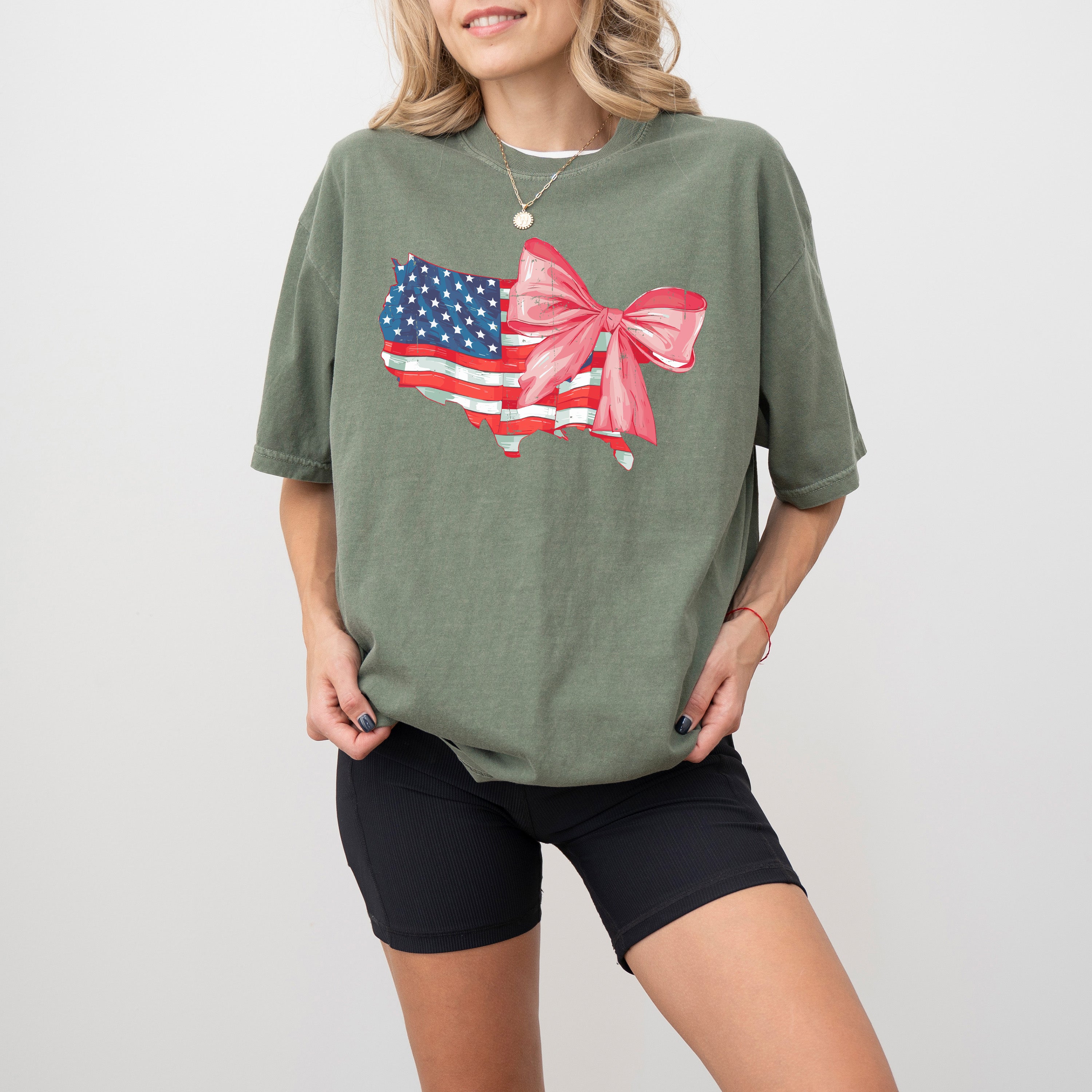 Coquette American Flag Bow Ribbon USA Independence Day Retro Vintage Comfort Colors Tee