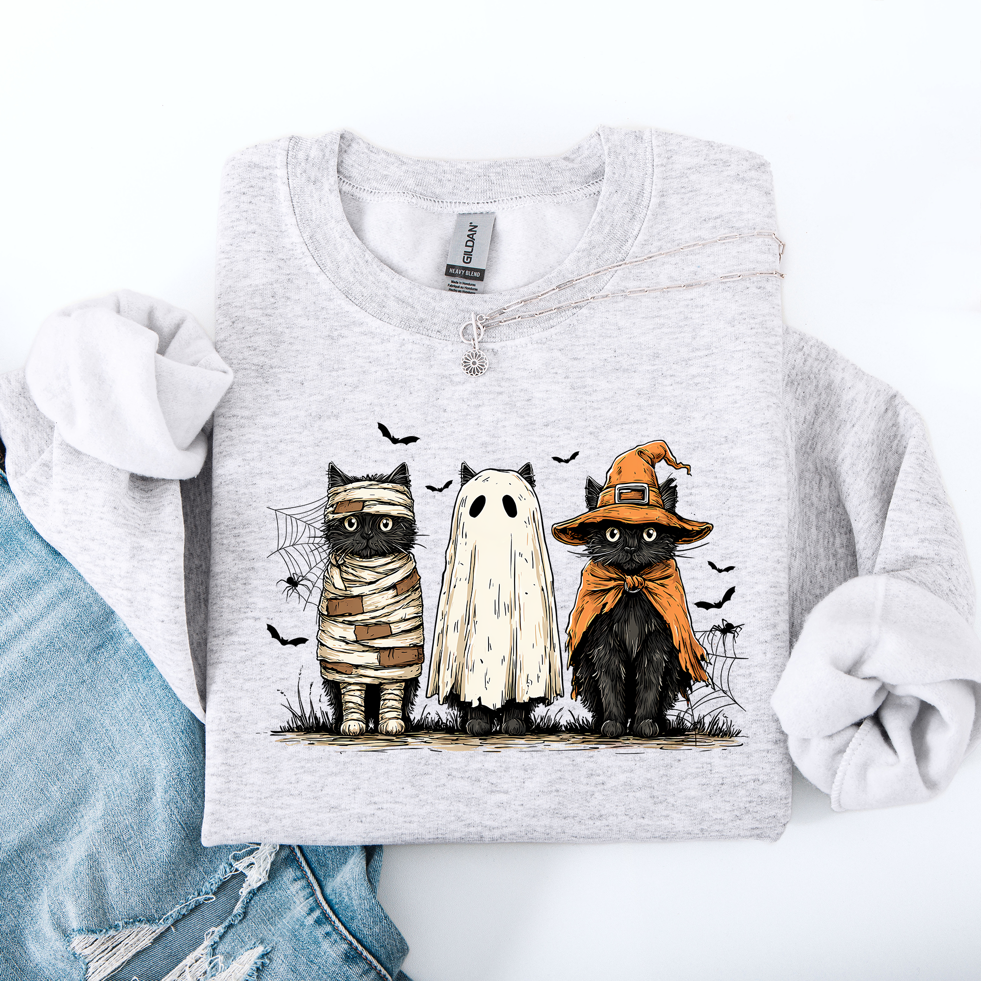 Shimmering Ghost Halloween Black Cats Boo Ghost Cats Retro Gothic Autumn Cat Mama Sweatshirt