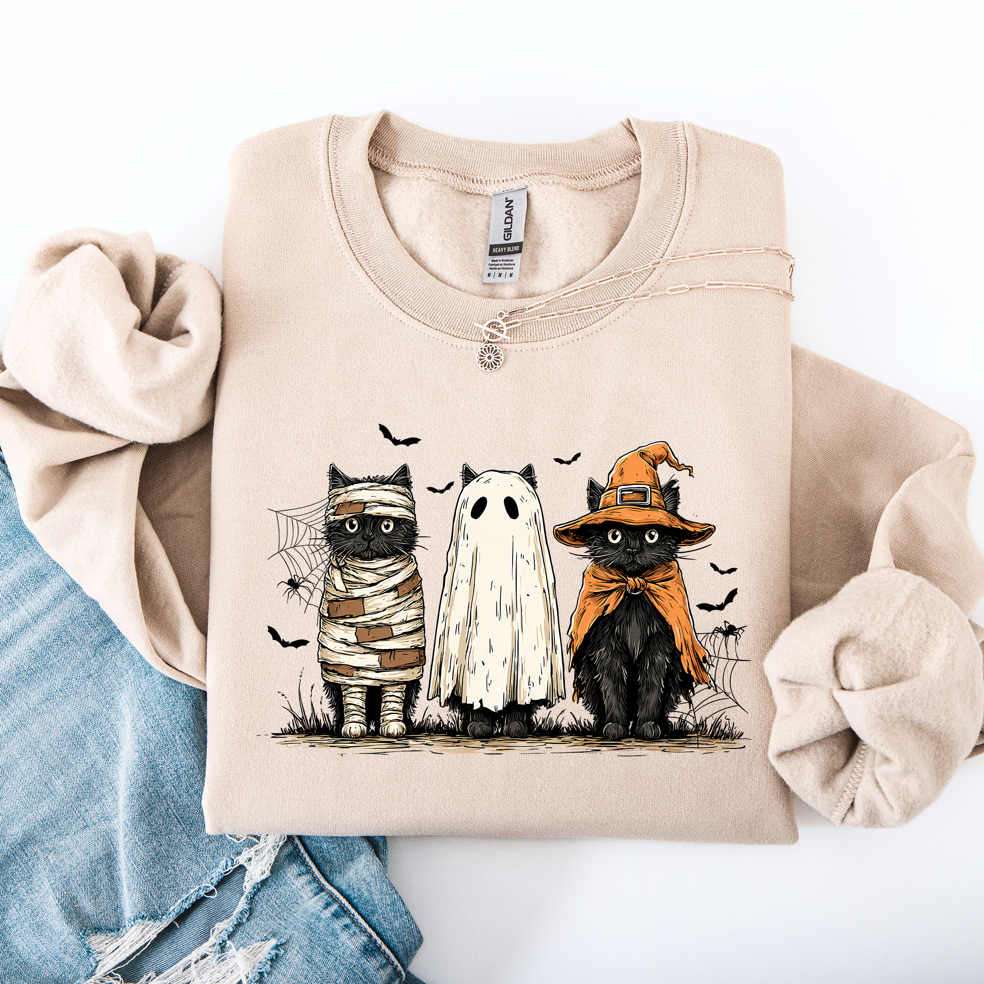 Shimmering Ghost Halloween Black Cats Boo Ghost Cats Retro Gothic Autumn Cat Mama Sweatshirt