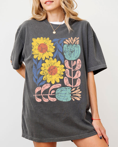 Bold Gorgeous Abstract Flowers Boho Floral Design For Summer Vibes And Garden Festival Nature Comfort Colors Tee