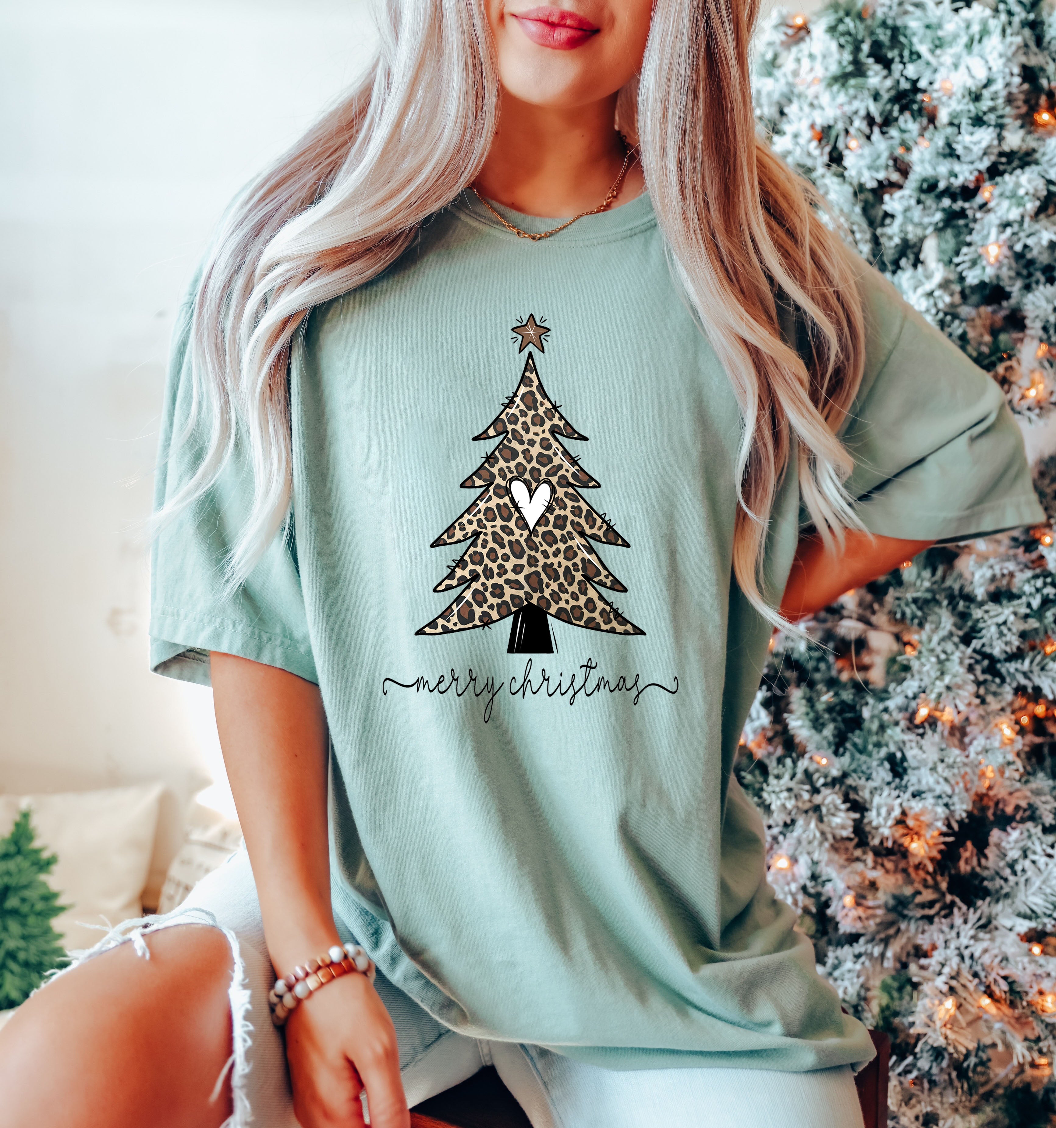 Merry Christmas Leopard Tree Vintage Holiday Leopard Print Design Comfort Colors Tee