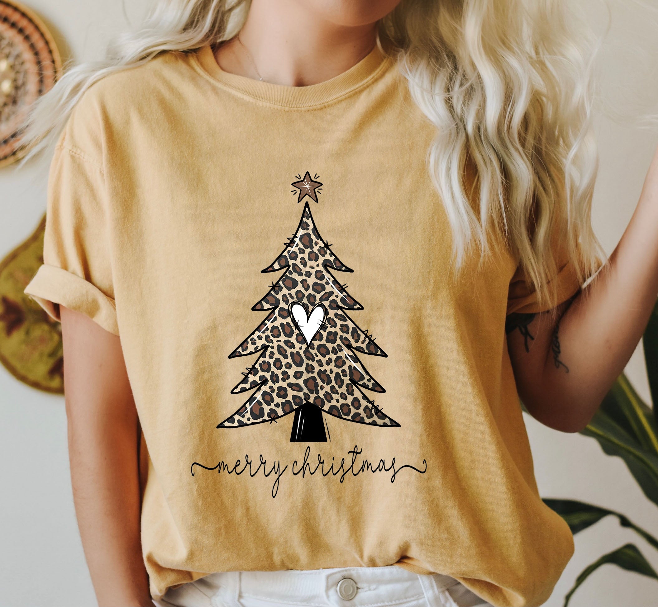 Merry Christmas Leopard Tree Vintage Holiday Leopard Print Design Comfort Colors Tee