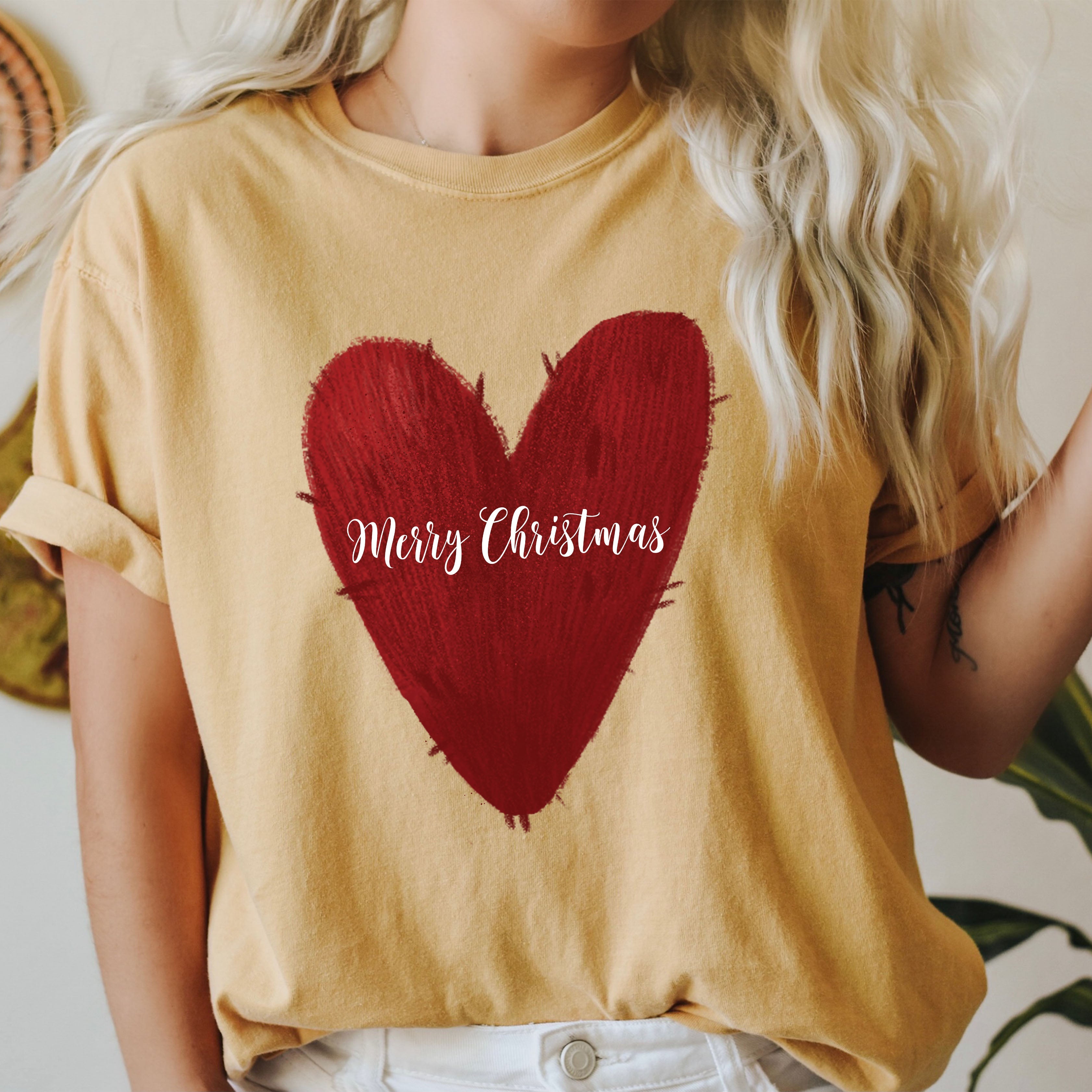 Merry Christmas Red Heart Retro Holiday Vintage-Inspired Seasonal Cheer Comfort Colors Tee