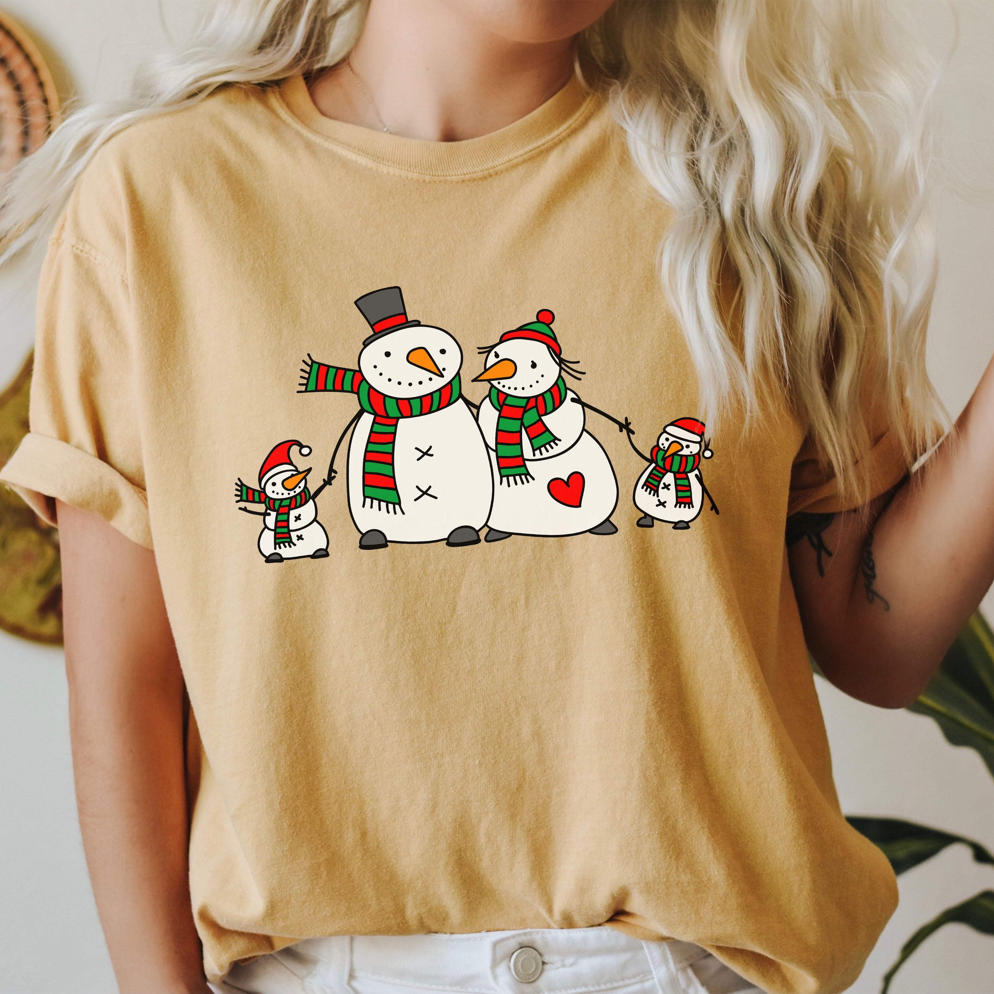 Cute Snowman Family Vintage Retro Christmas Scene With Cozy Winter Vibes Comfort Colors Tee