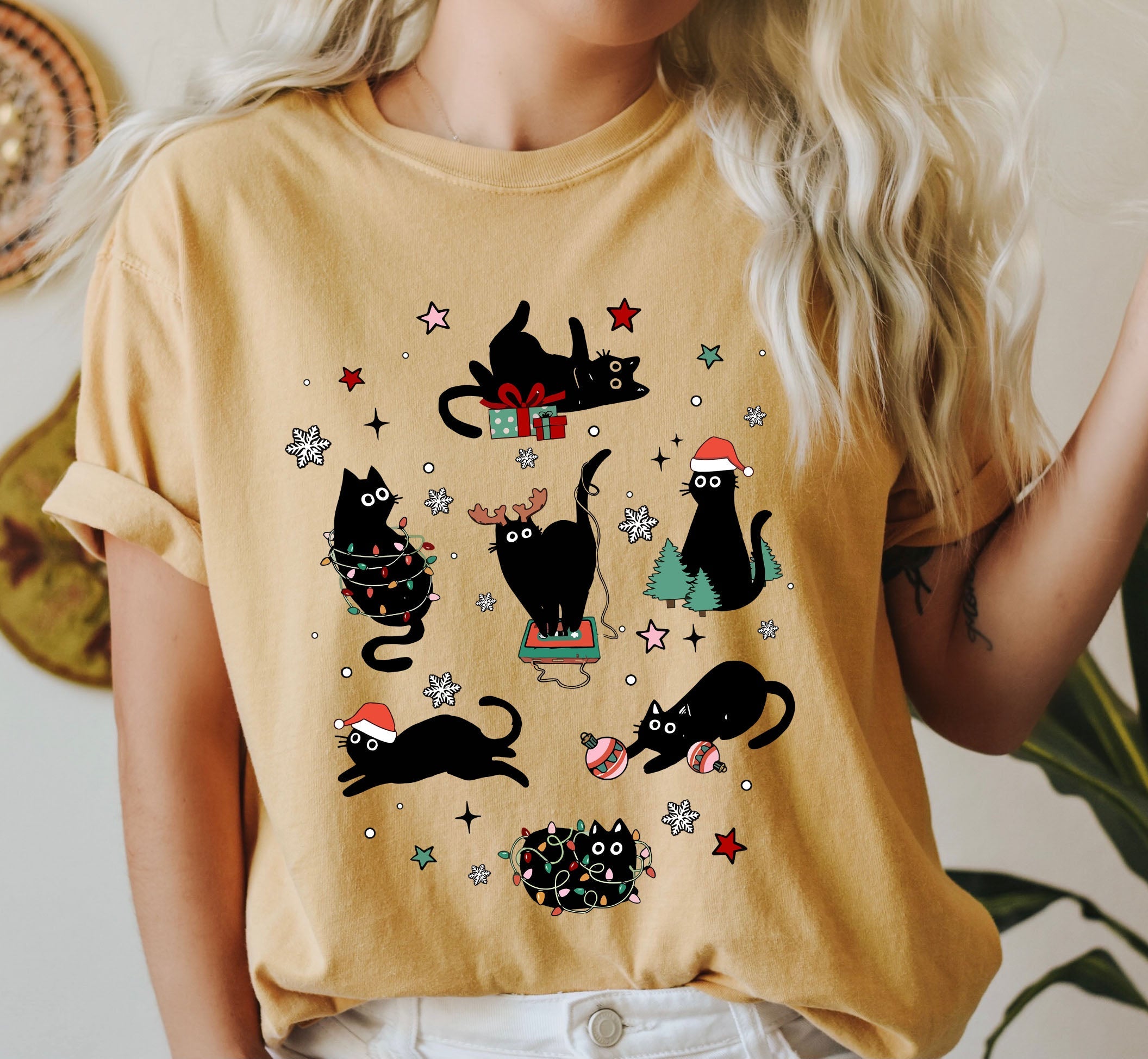 Black Cats With Santa Hat Premium Limited Edition Vintage Comfort Colors Tee For Christmas And Holiday Wear