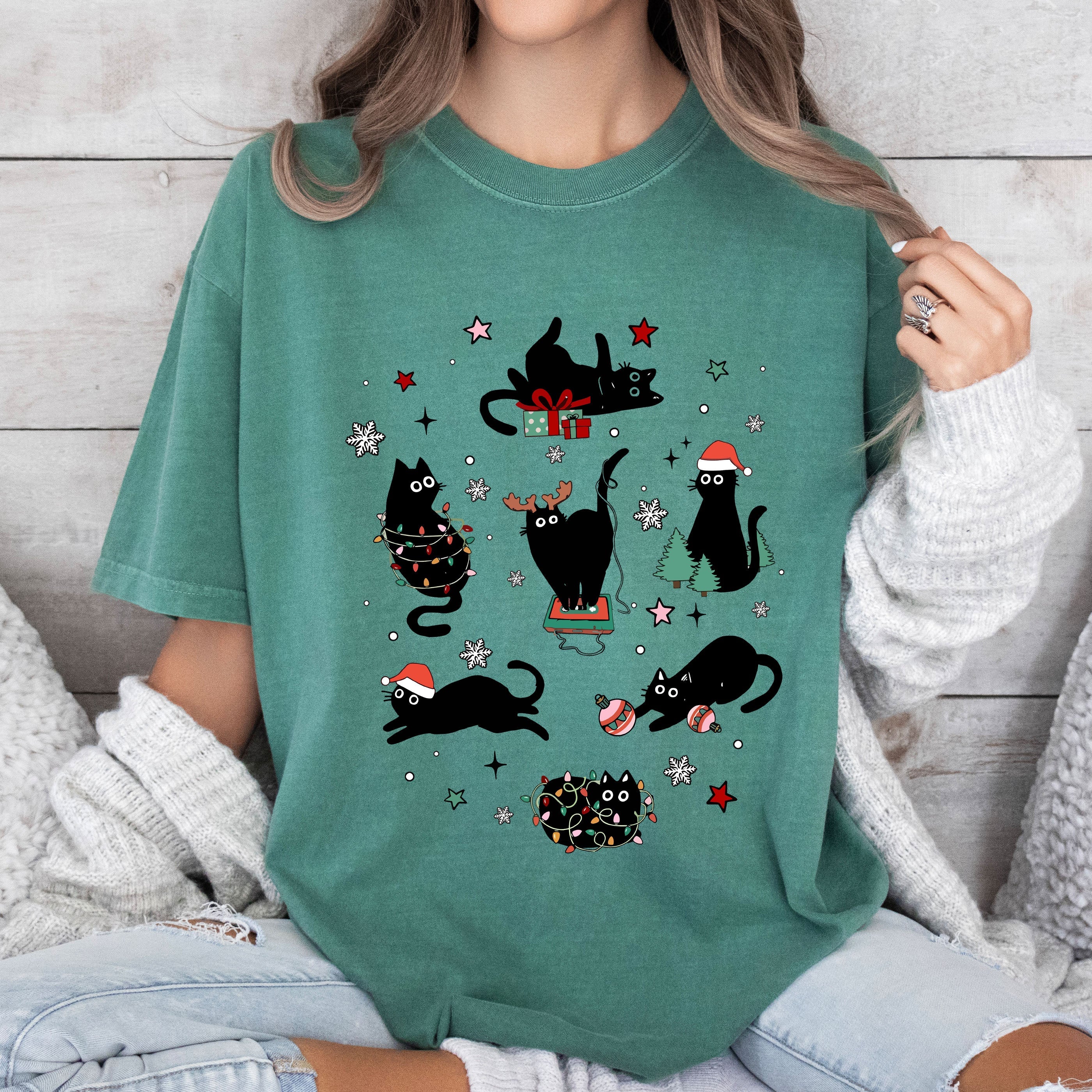 Black Cats With Santa Hat Premium Limited Edition Vintage Comfort Colors Tee For Christmas And Holiday Wear