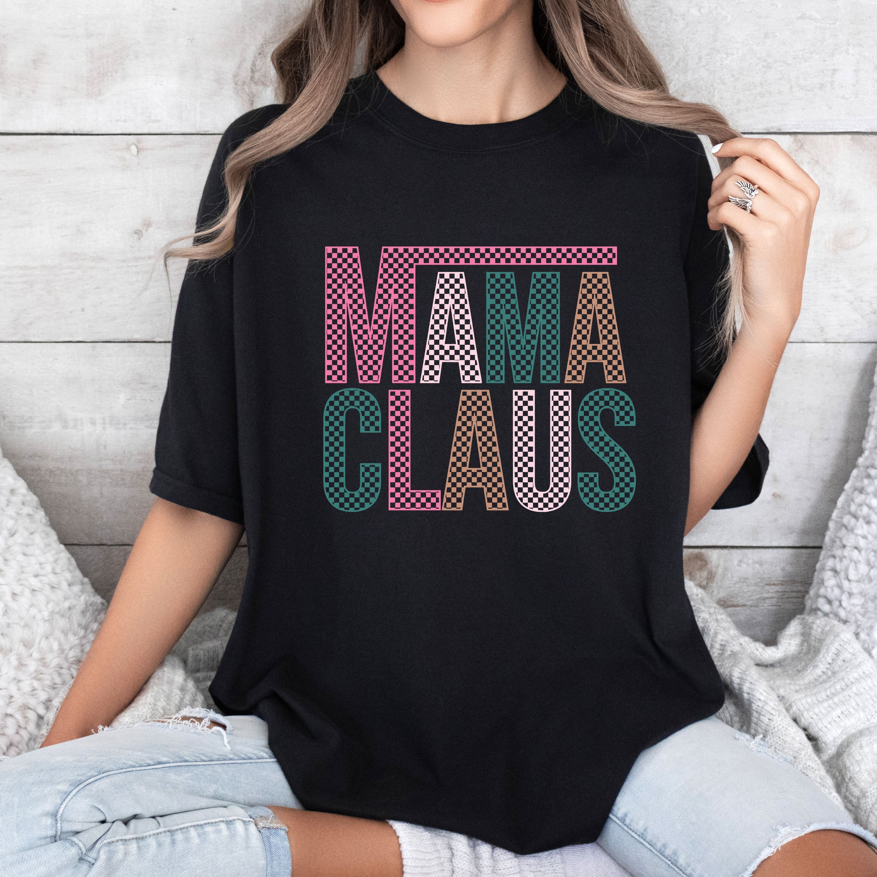 Mama Claus Retro Christmas Vintage Classic Cozy Holiday Tradition Comfort Colors Tee