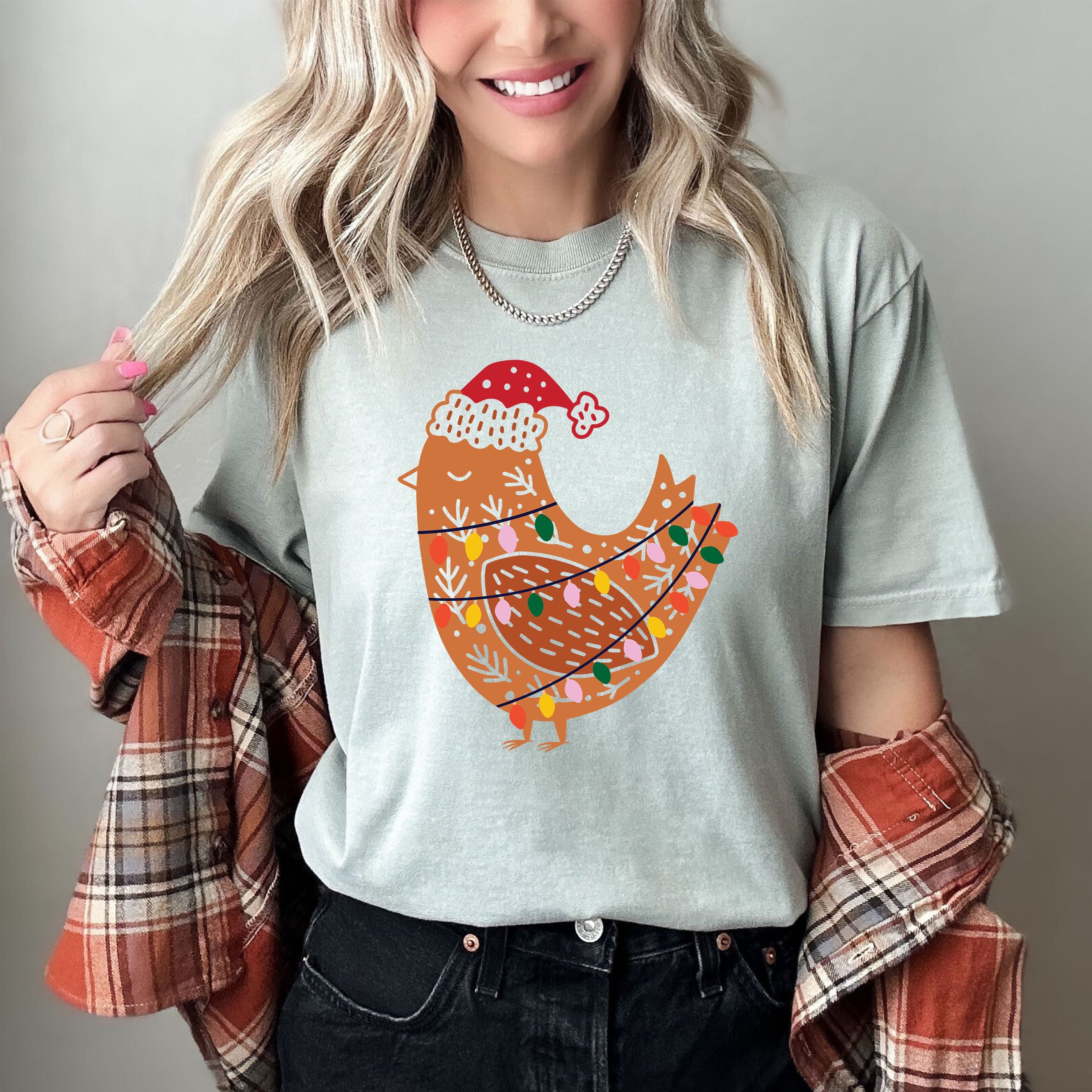 Christmas Chicken Retro Vintage Classic Christmas Holiday Scene Artwork Comfort Colors Tee
