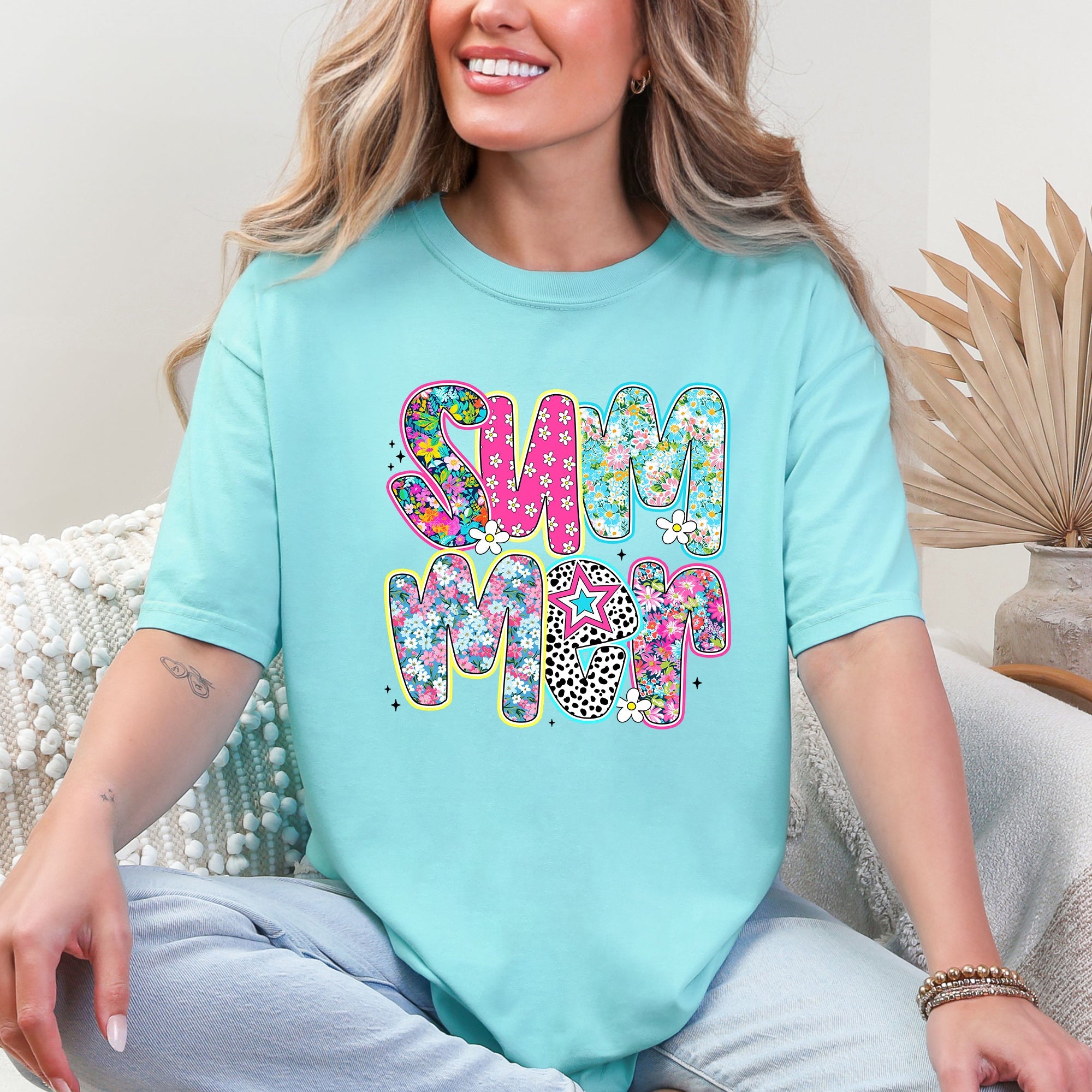 Colorful Summer, Retro, Floral Print Vintage Beach Graphic Edition Comfort Colors Tee