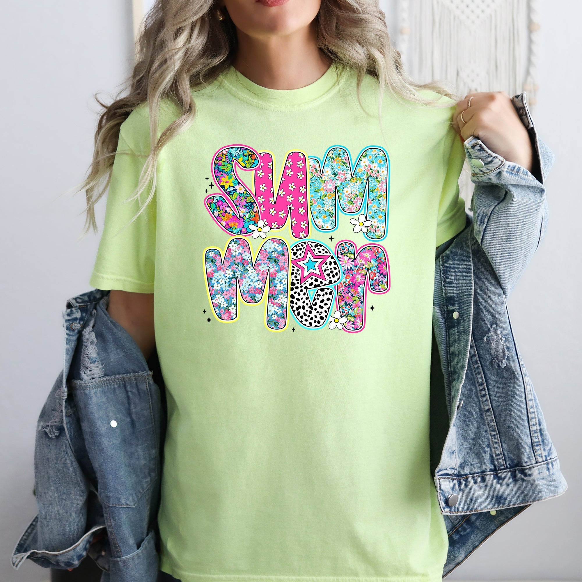 Colorful Summer, Retro, Floral Print Vintage Beach Graphic Edition Comfort Colors Tee