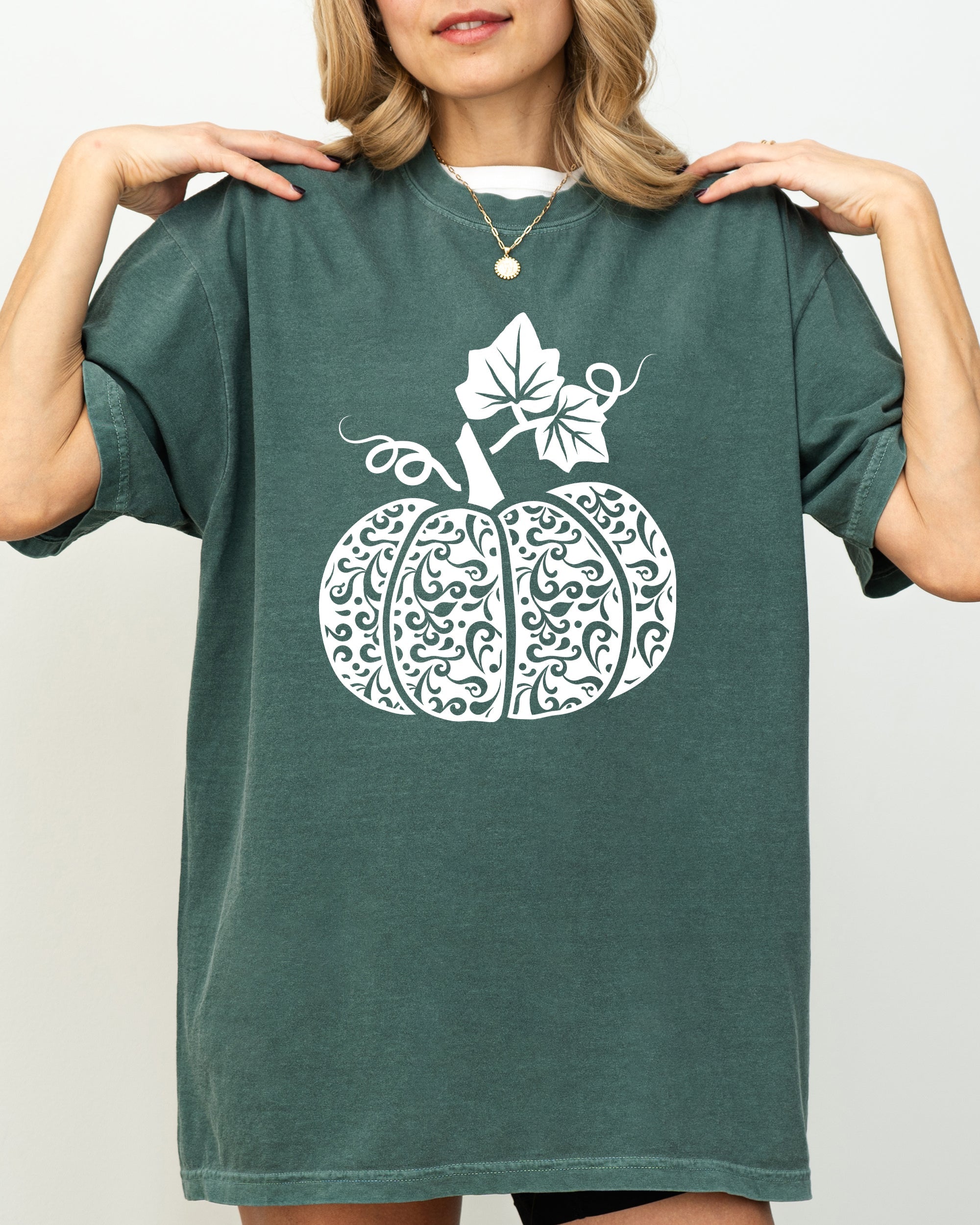 Folk Art Pumpkin Autumnal Festival Thanksgiving Halloween Seasonal Decor Print Comfort Colors Tee