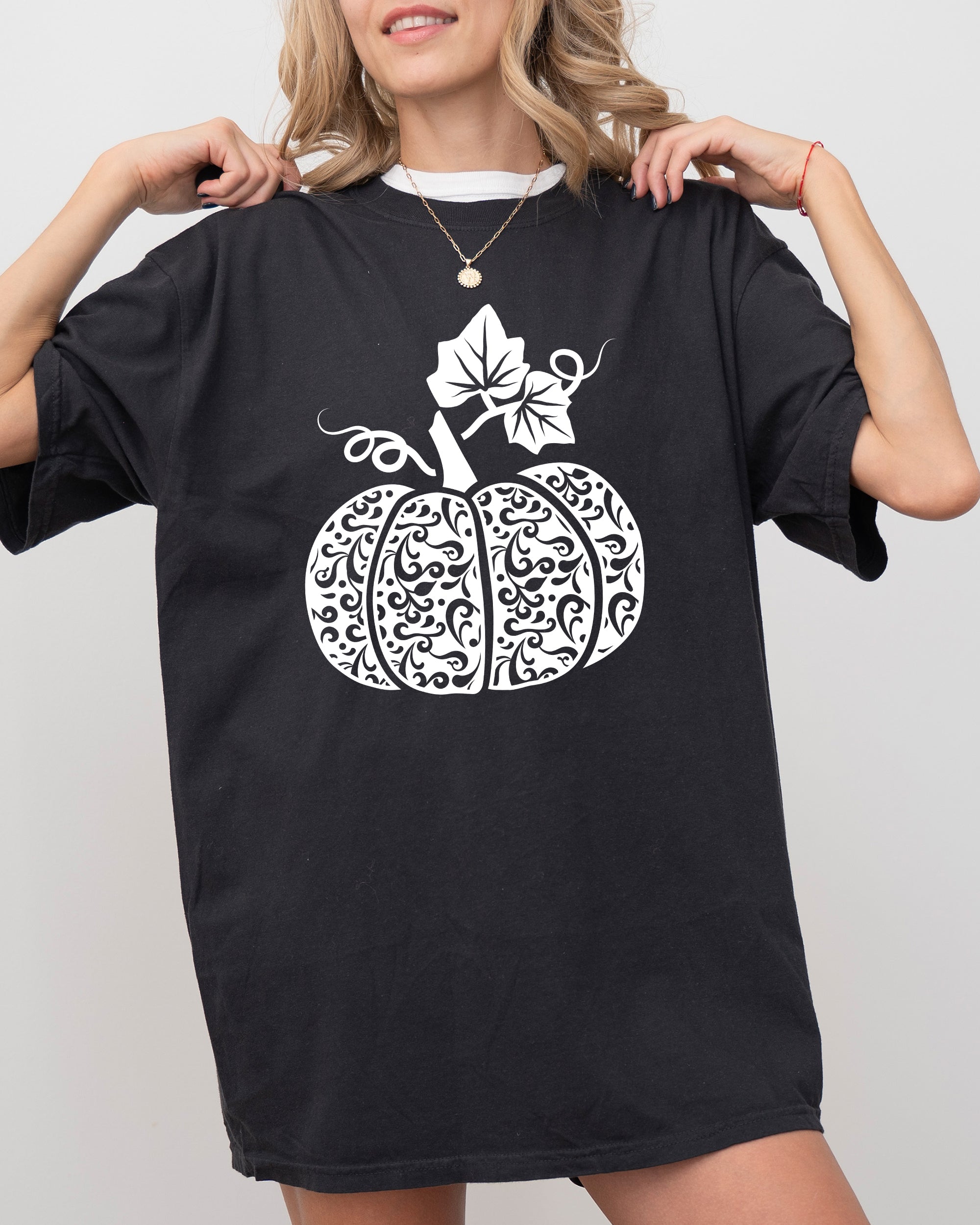 Folk Art Pumpkin Autumnal Festival Thanksgiving Halloween Seasonal Decor Print Comfort Colors Tee