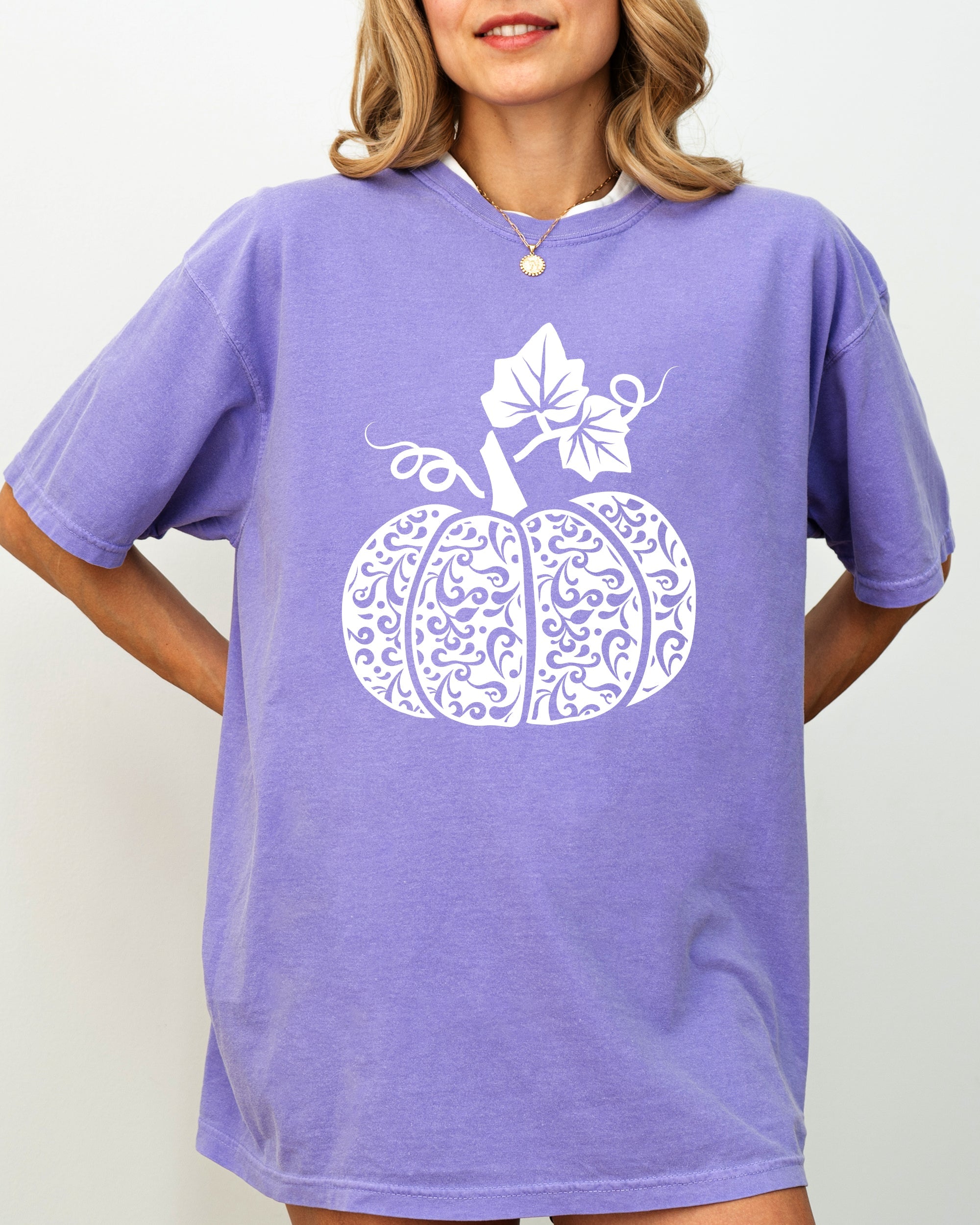 Folk Art Pumpkin Autumnal Festival Thanksgiving Halloween Seasonal Decor Print Comfort Colors Tee