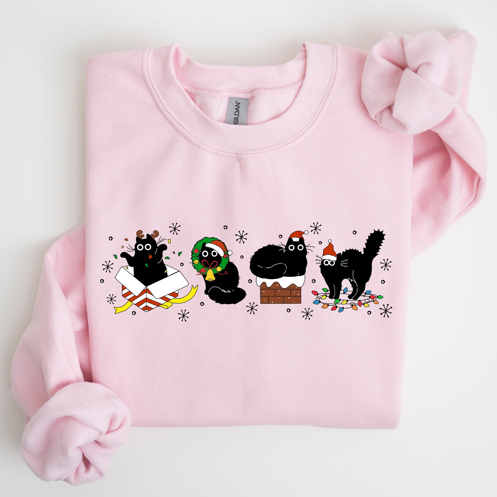 Funny Christmas Cats Santa Xmas Cozy Whimsical Cat Scene For Holiday Cheer Sweatshirt