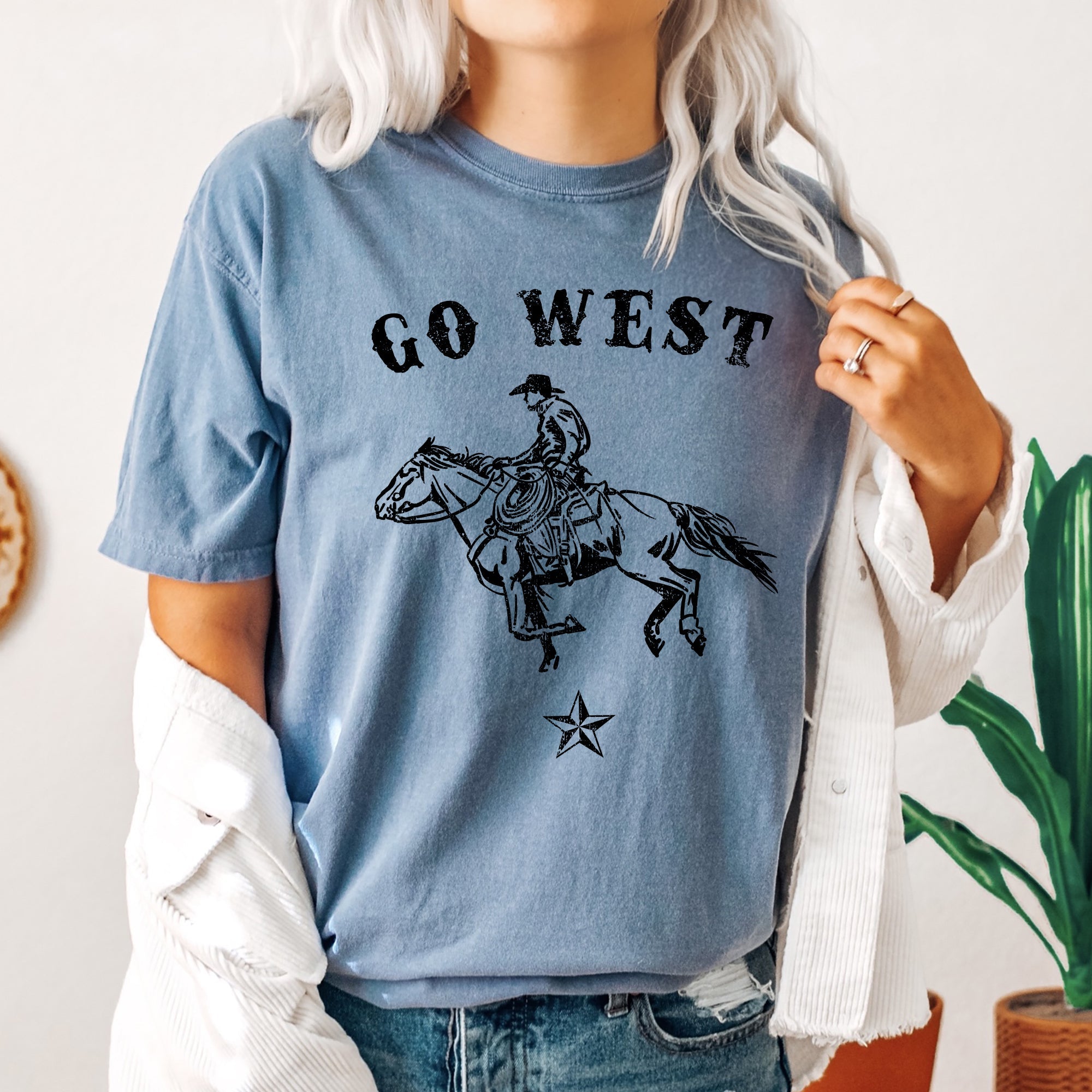 Go West Cowboy Horse Western Retro Vintage Cowboy Style Heritage Edition Comfort Colors Tee