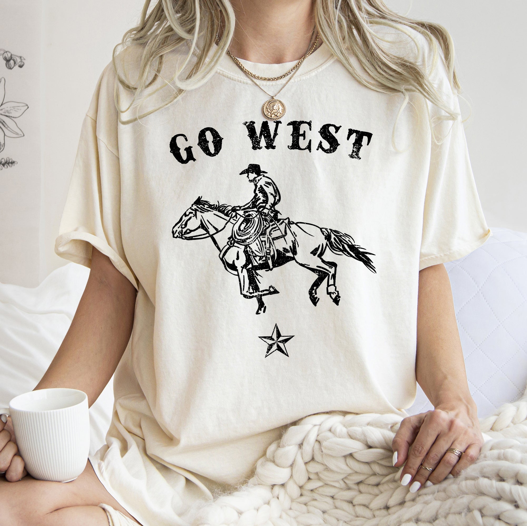Go West Cowboy Horse Western Retro Vintage Cowboy Style Heritage Edition Comfort Colors Tee