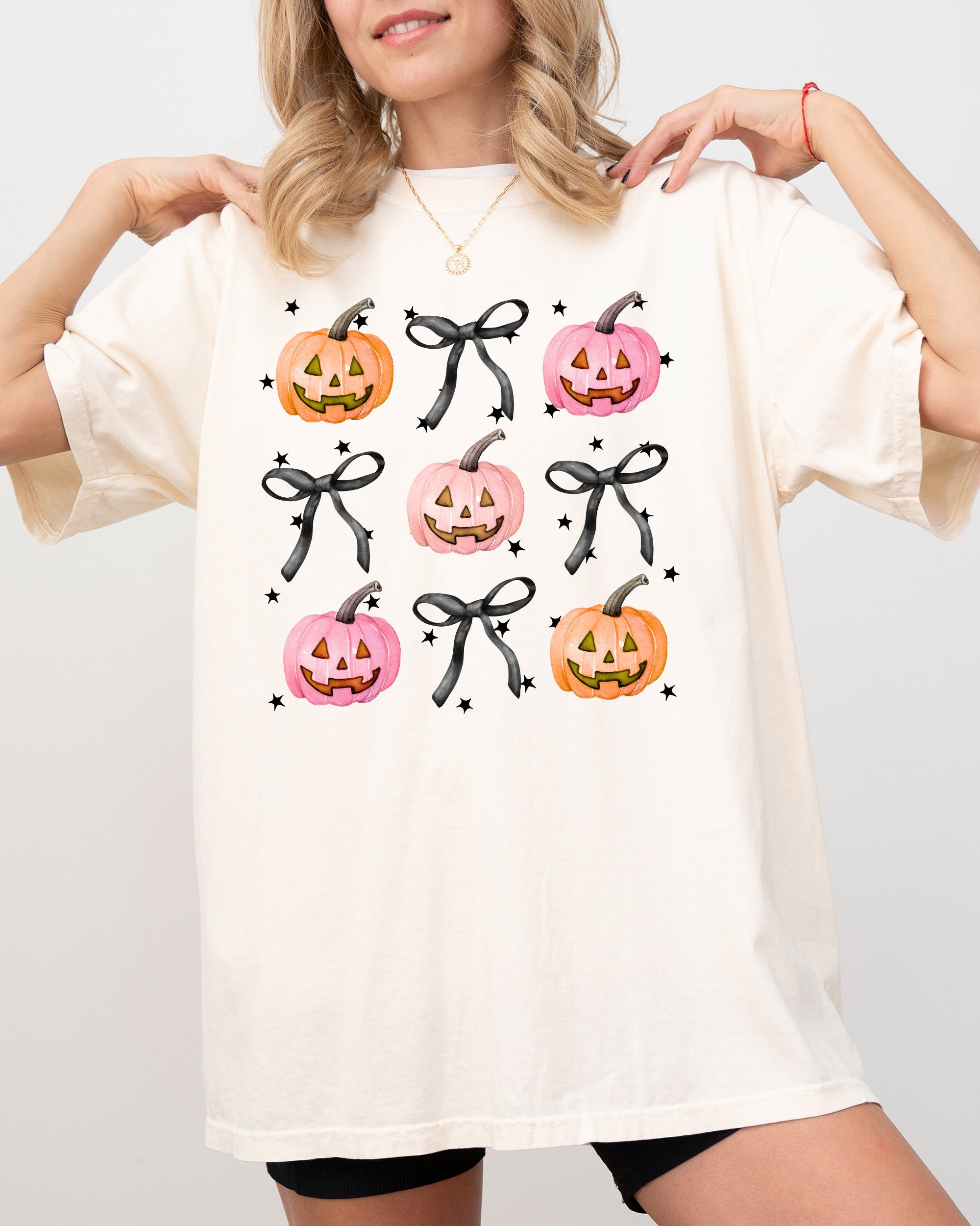 Halloween Cute Pumpkins Bows Jack-O-Lantern Girly Ribbons Coquette Spooky Autumn Fall Thanksgiving Comfort Colors Tee
