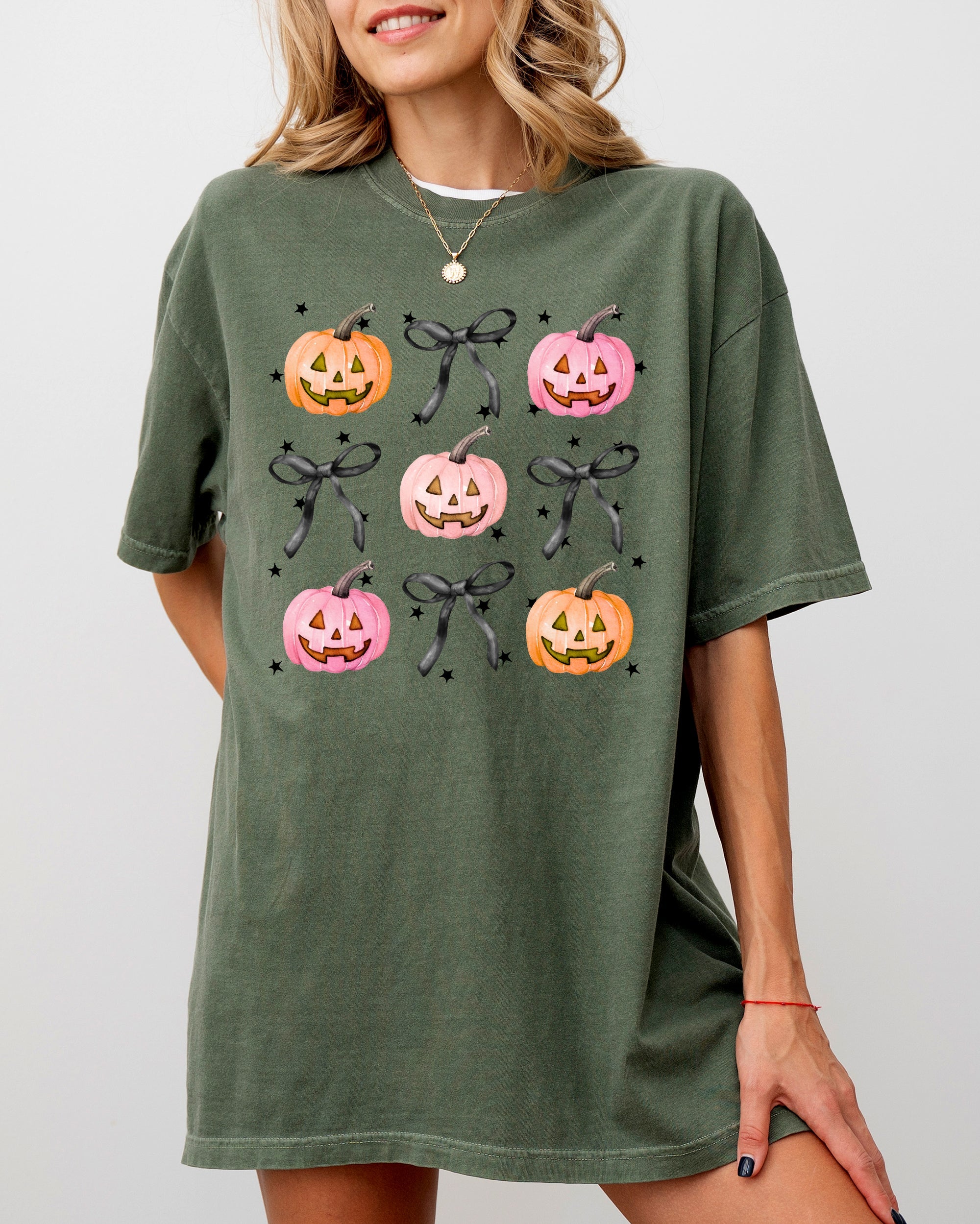 Halloween Cute Pumpkins Bows Jack-O-Lantern Girly Ribbons Coquette Spooky Autumn Fall Thanksgiving Comfort Colors Tee