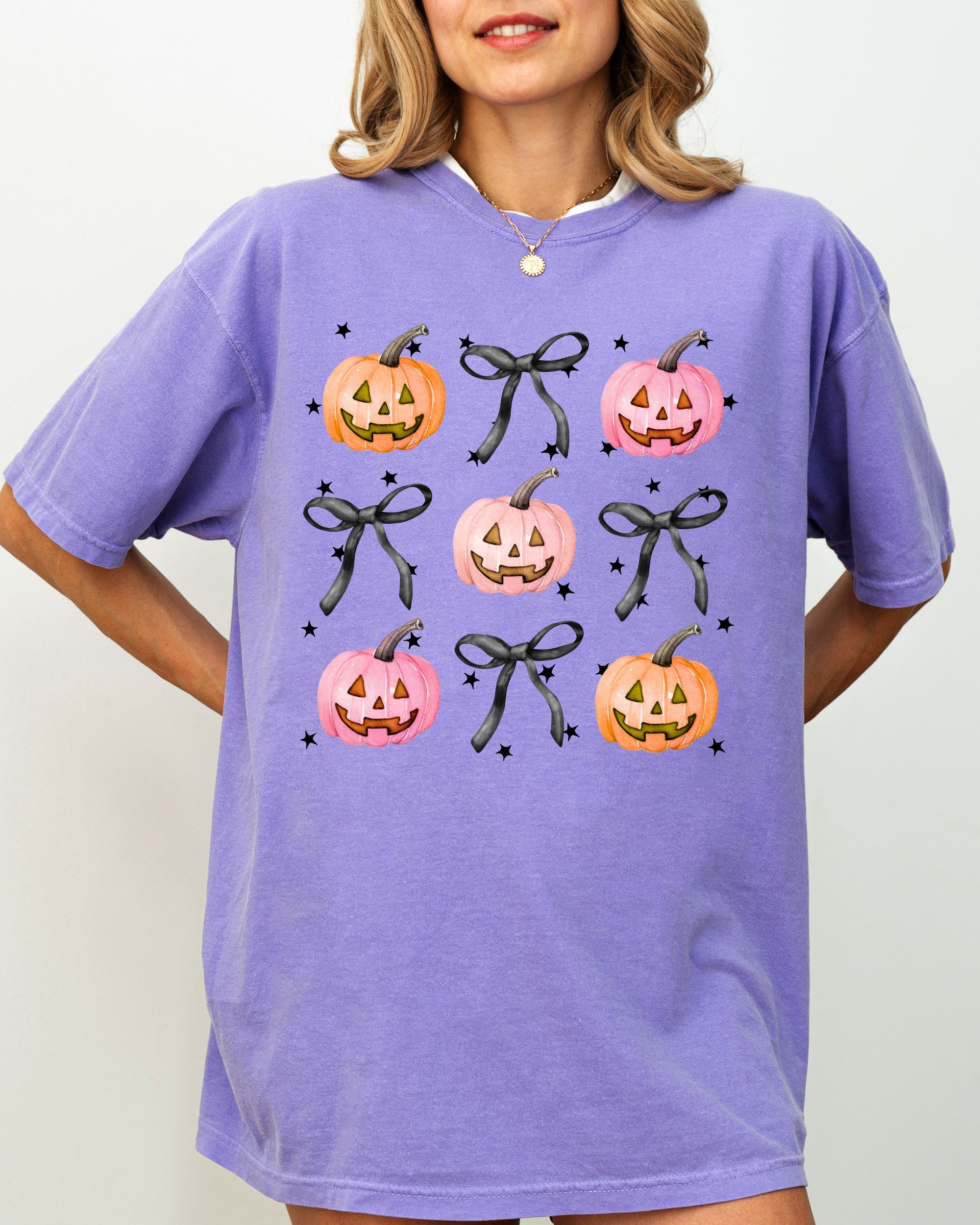 Halloween Cute Pumpkins Bows Jack-O-Lantern Girly Ribbons Coquette Spooky Autumn Fall Thanksgiving Comfort Colors Tee