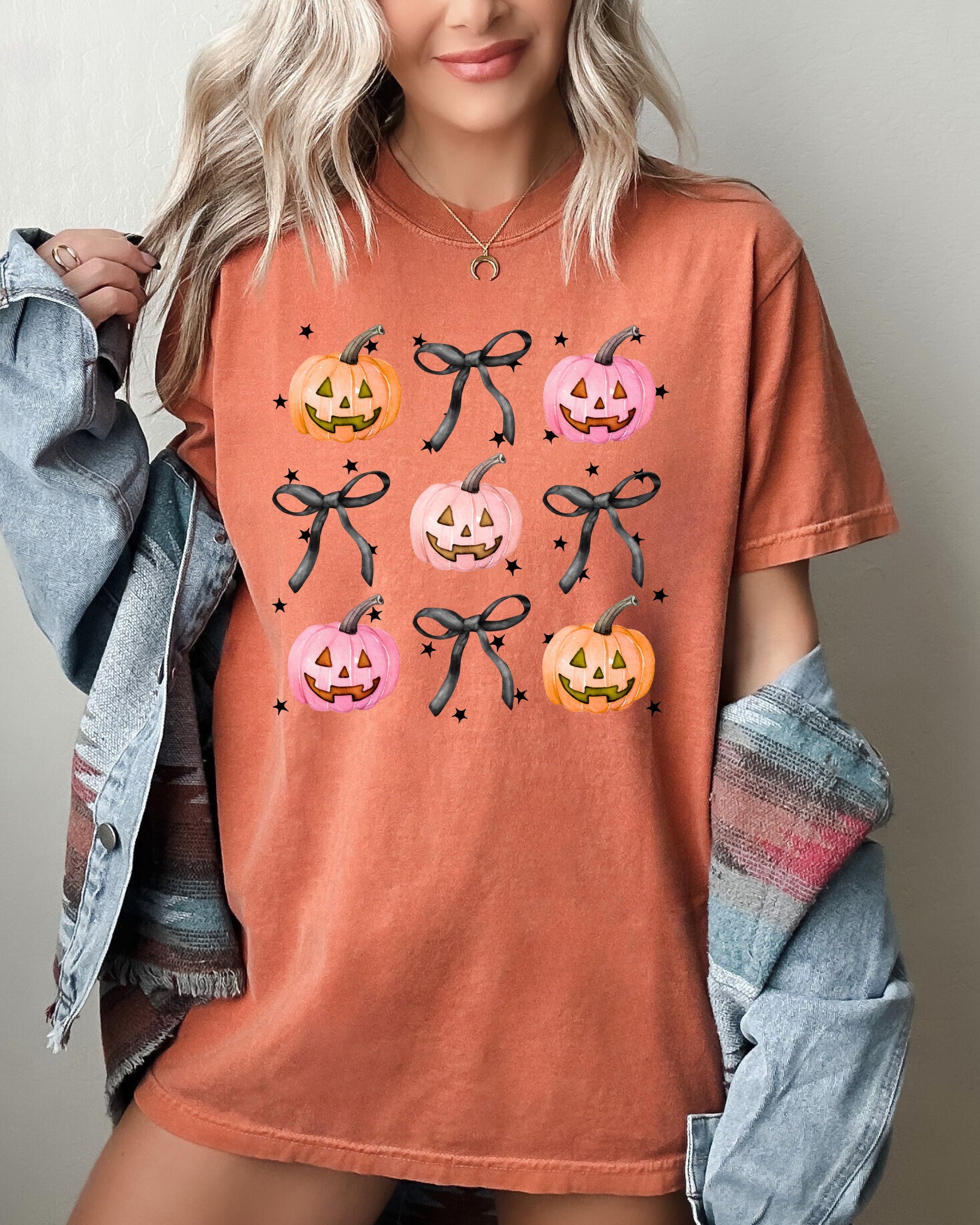 Halloween Cute Pumpkins Bows Jack-O-Lantern Girly Ribbons Coquette Spooky Autumn Fall Thanksgiving Comfort Colors Tee