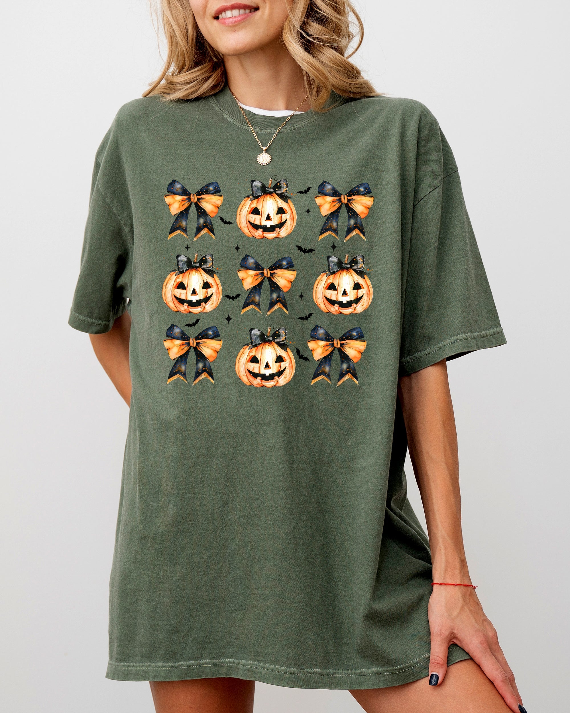 Halloween Pumpkins Bows Jack-O-Lantern Girly Ribbons Coquette Spooky Autumn Fall Thanksgiving Comfort Colors Tee