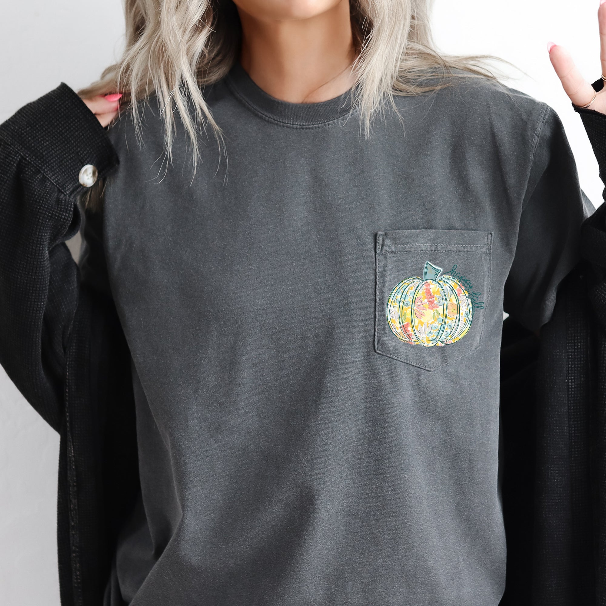 Happy Fall Pastel Pumpkin Thanksgiving Flowers Autumn Garden Scene Comfort Colors Tee