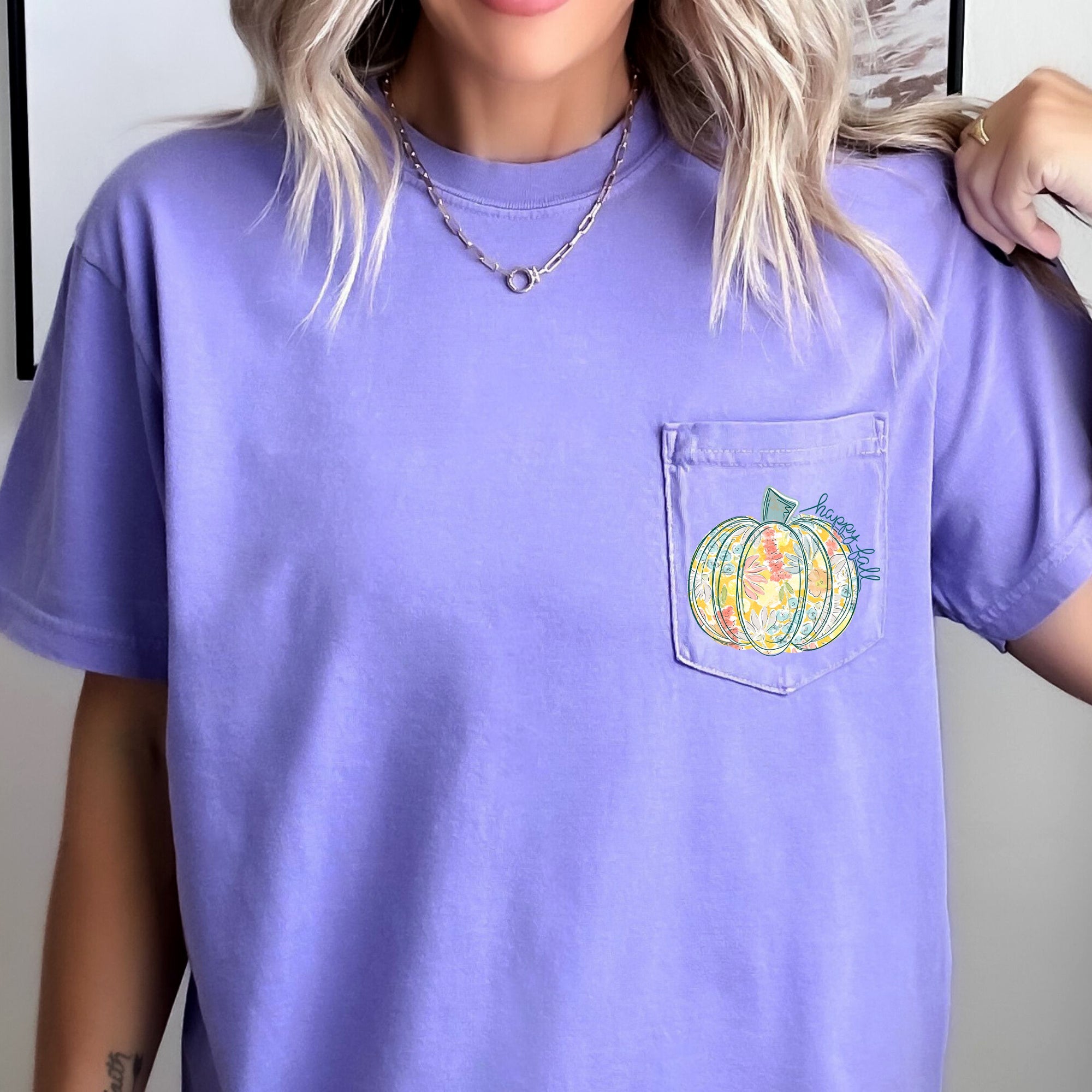 Happy Fall Pastel Pumpkin Thanksgiving Flowers Autumn Garden Scene Comfort Colors Tee