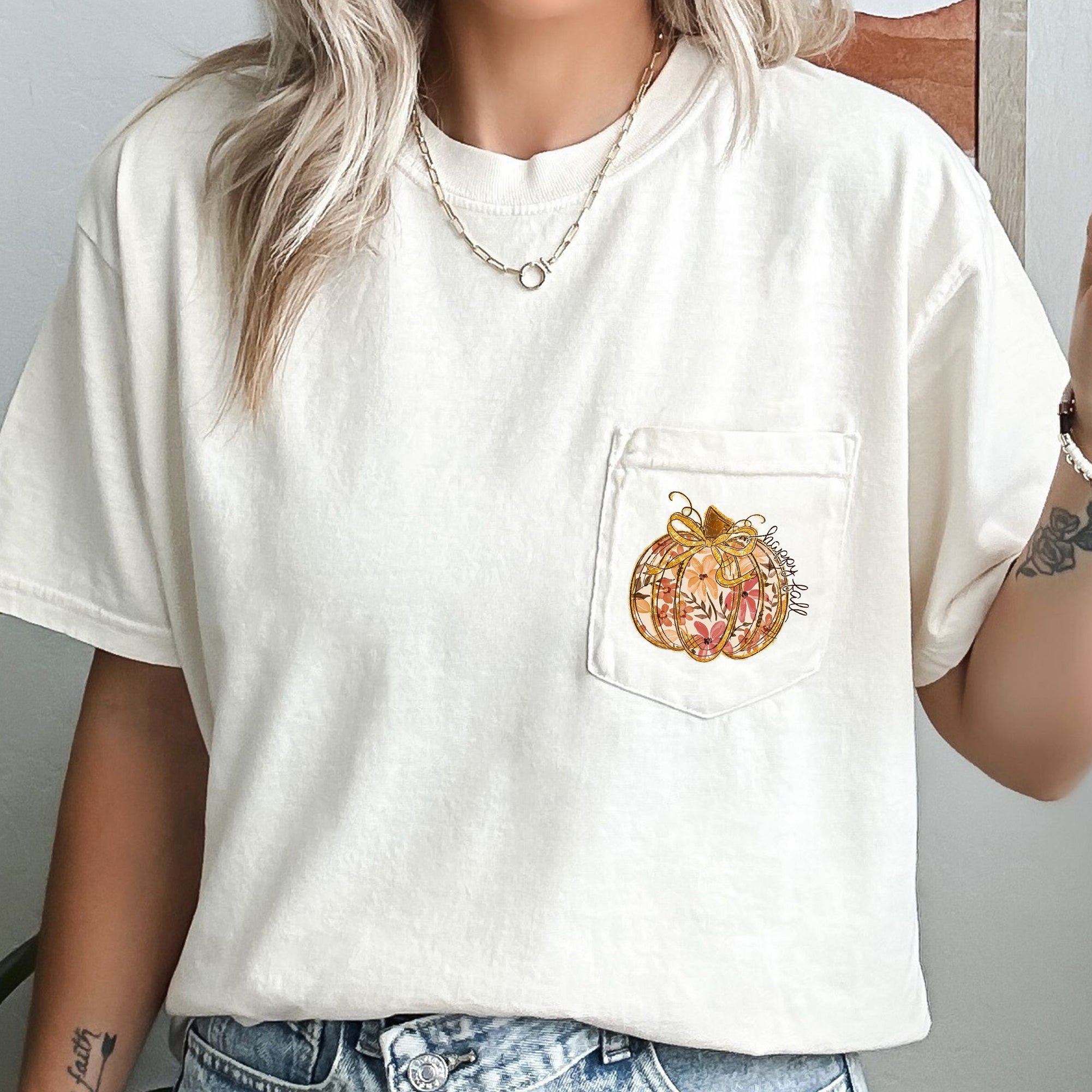 Happy Fall Pumpkin Thanksgiving Flowers Graphic Pocket Vintage Autumn Floral Edition Comfort Colors Tee