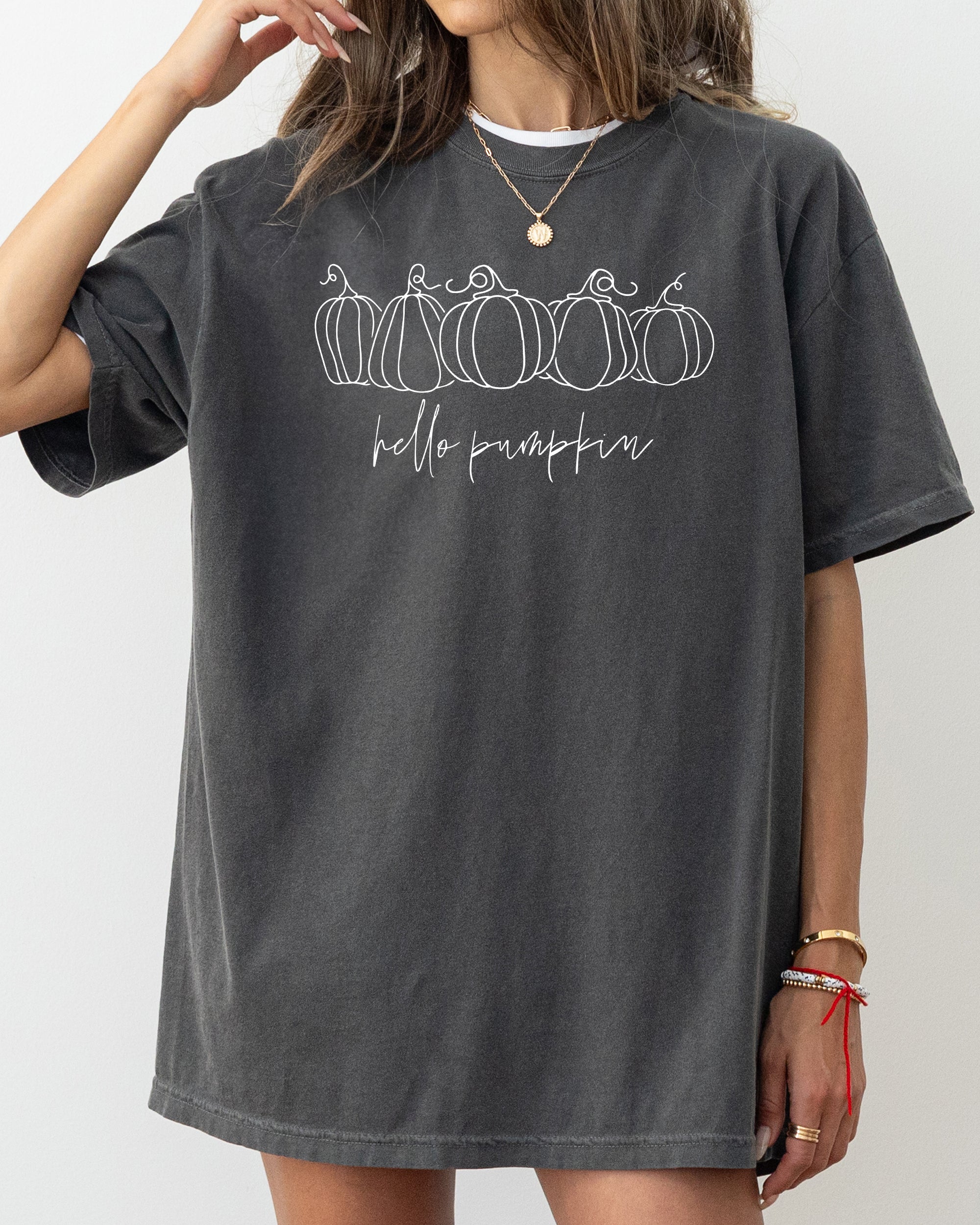 Hello Pumpkin Minimal Line Art Autumn Halloween Cozy Vintage Aesthetic Comfort Colors Tee
