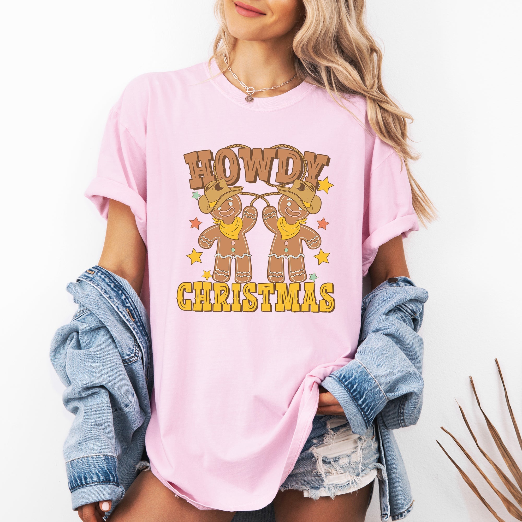 Howdy Christmas Gingerbread Men Western Cowboy Vintage Rustic Americana Celebration Comfort Colors Tee