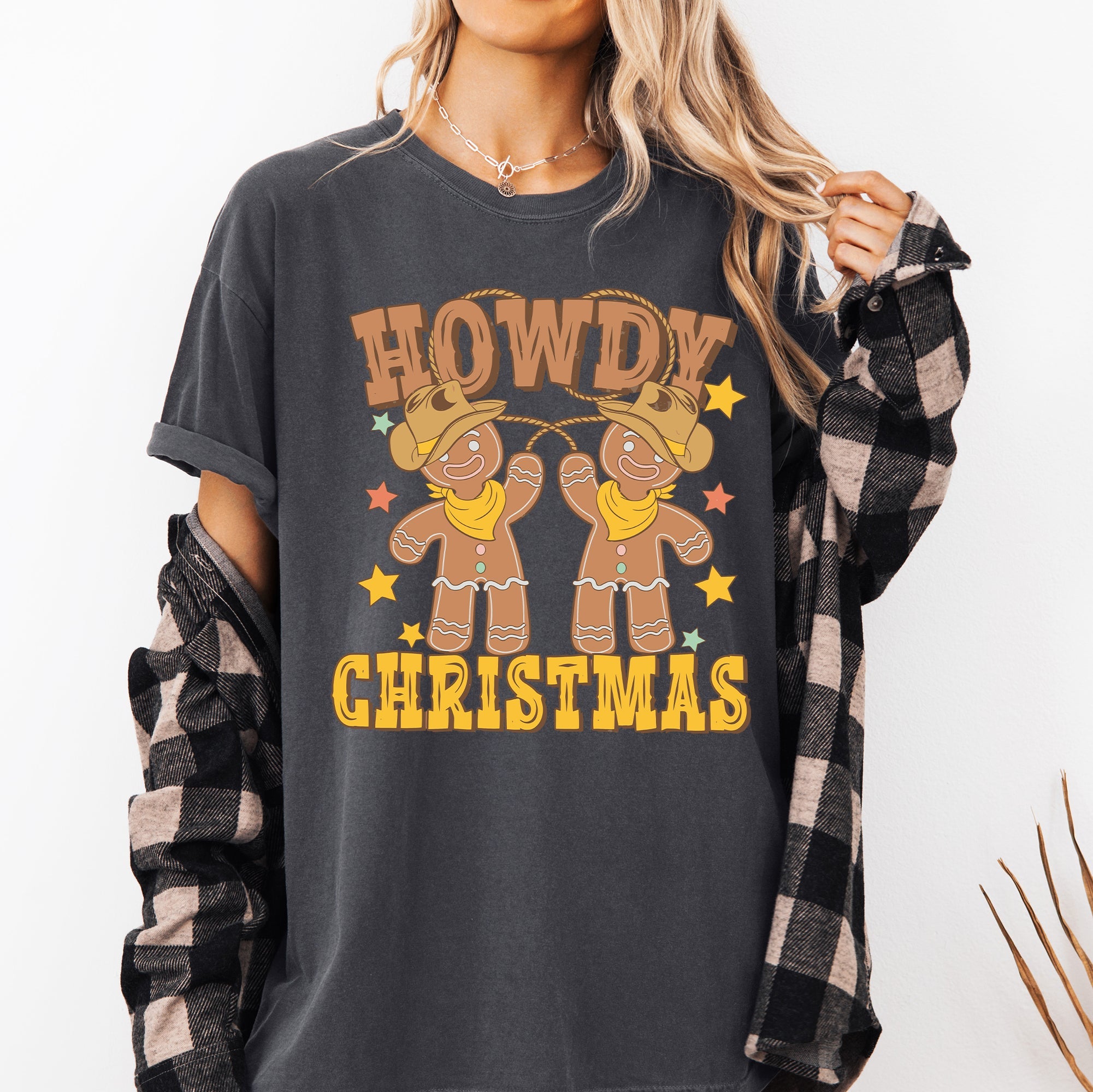 Howdy Christmas Gingerbread Men Western Cowboy Vintage Rustic Americana Celebration Comfort Colors Tee