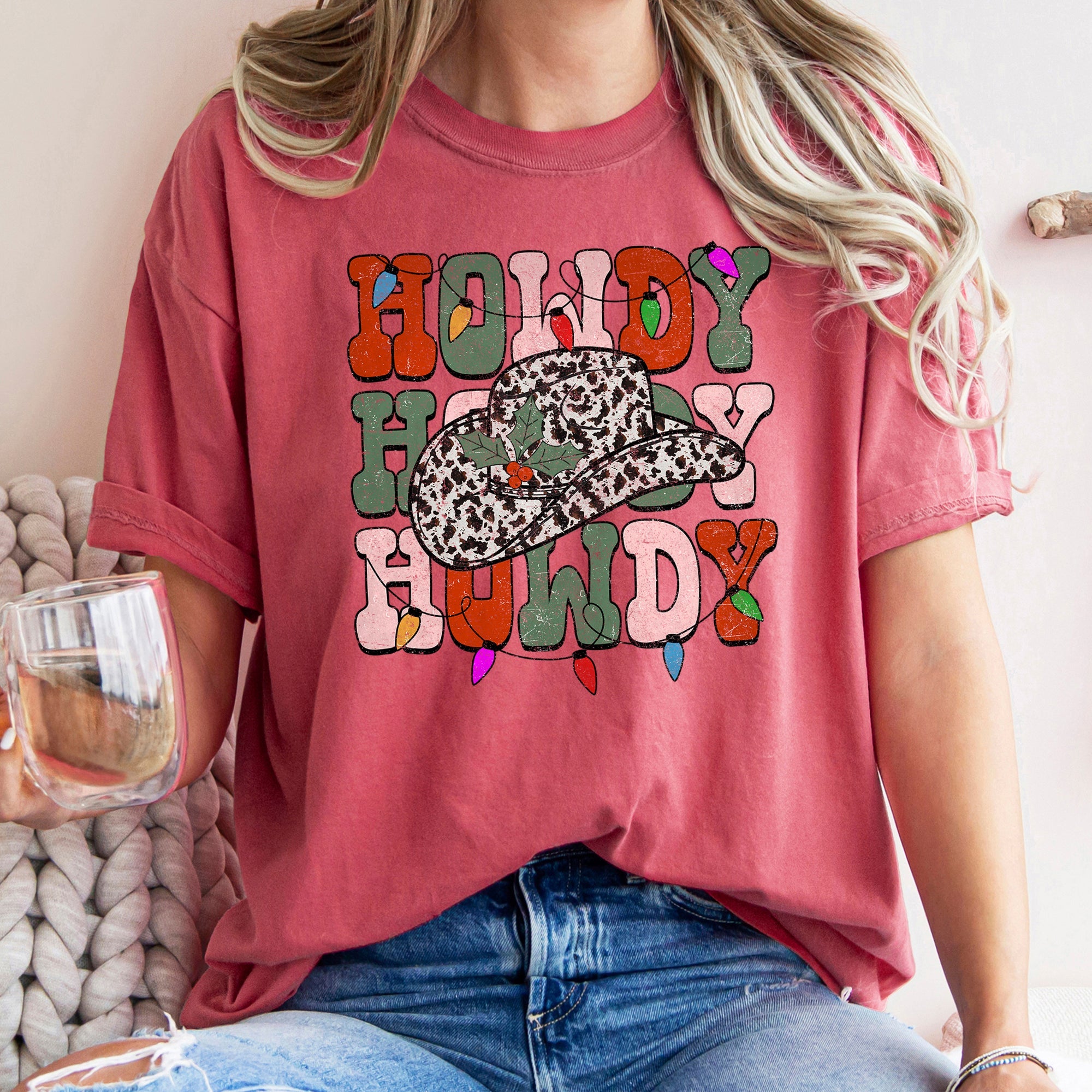 Howdy Christmas Leopard Print Cowboy Hat Retro Text Vintage Edition Comfort Colors Tee