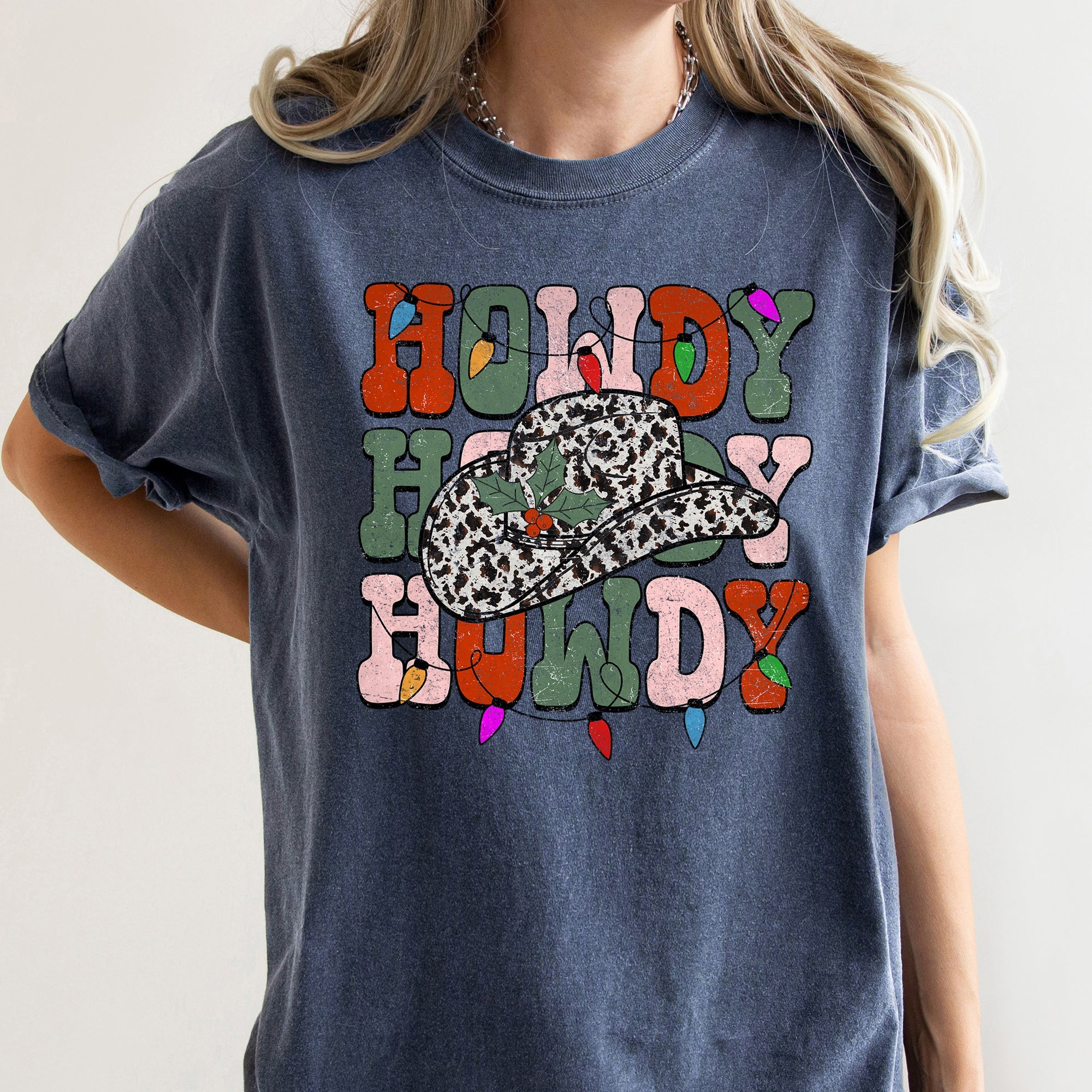 Howdy Christmas Leopard Print Cowboy Hat Retro Text Vintage Edition Comfort Colors Tee
