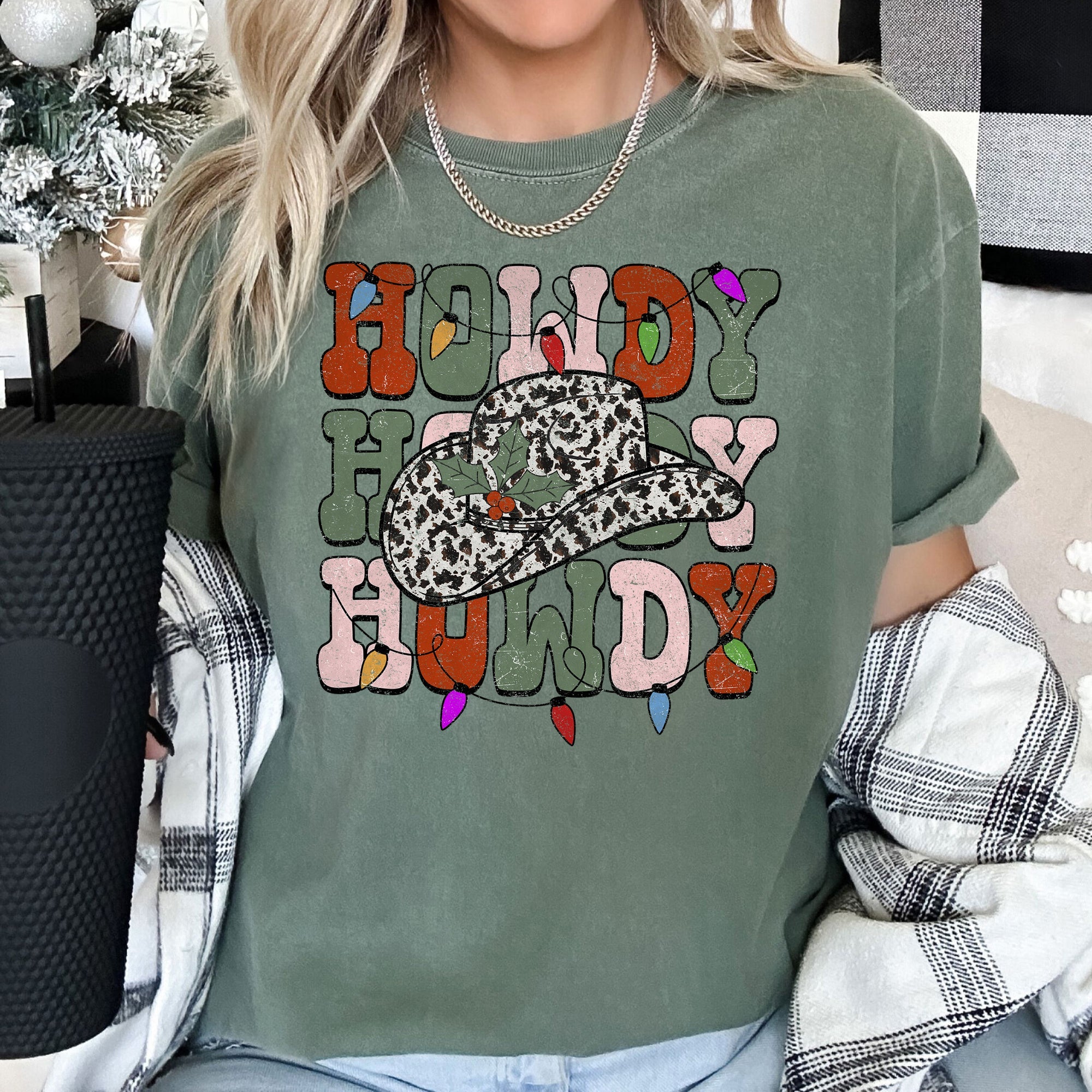 Howdy Christmas Leopard Print Cowboy Hat Retro Text Vintage Edition Comfort Colors Tee