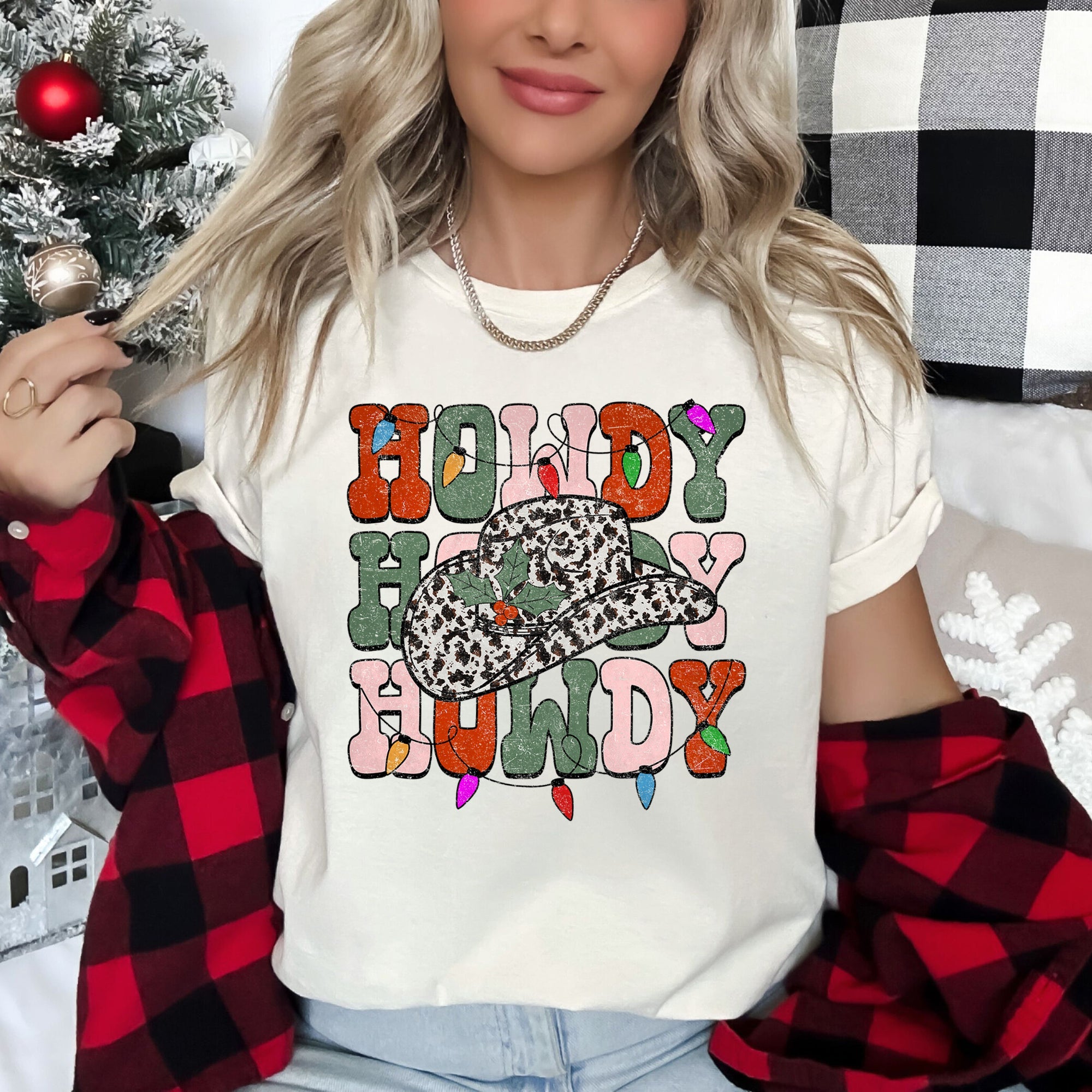 Howdy Christmas Leopard Print Cowboy Hat Retro Text Vintage Western Holiday Graphic Tee