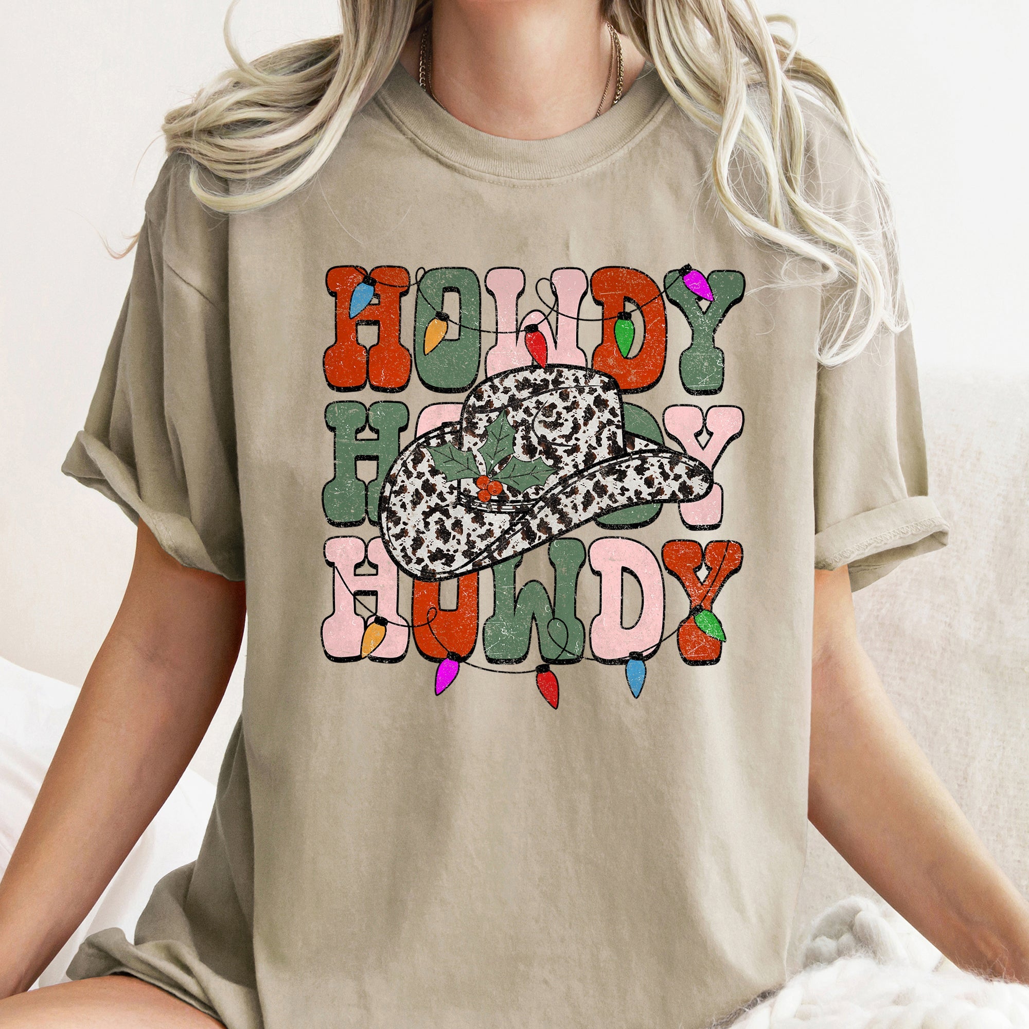 Howdy Christmas Leopard Print Cowboy Hat Retro Text Vintage Edition Comfort Colors Tee
