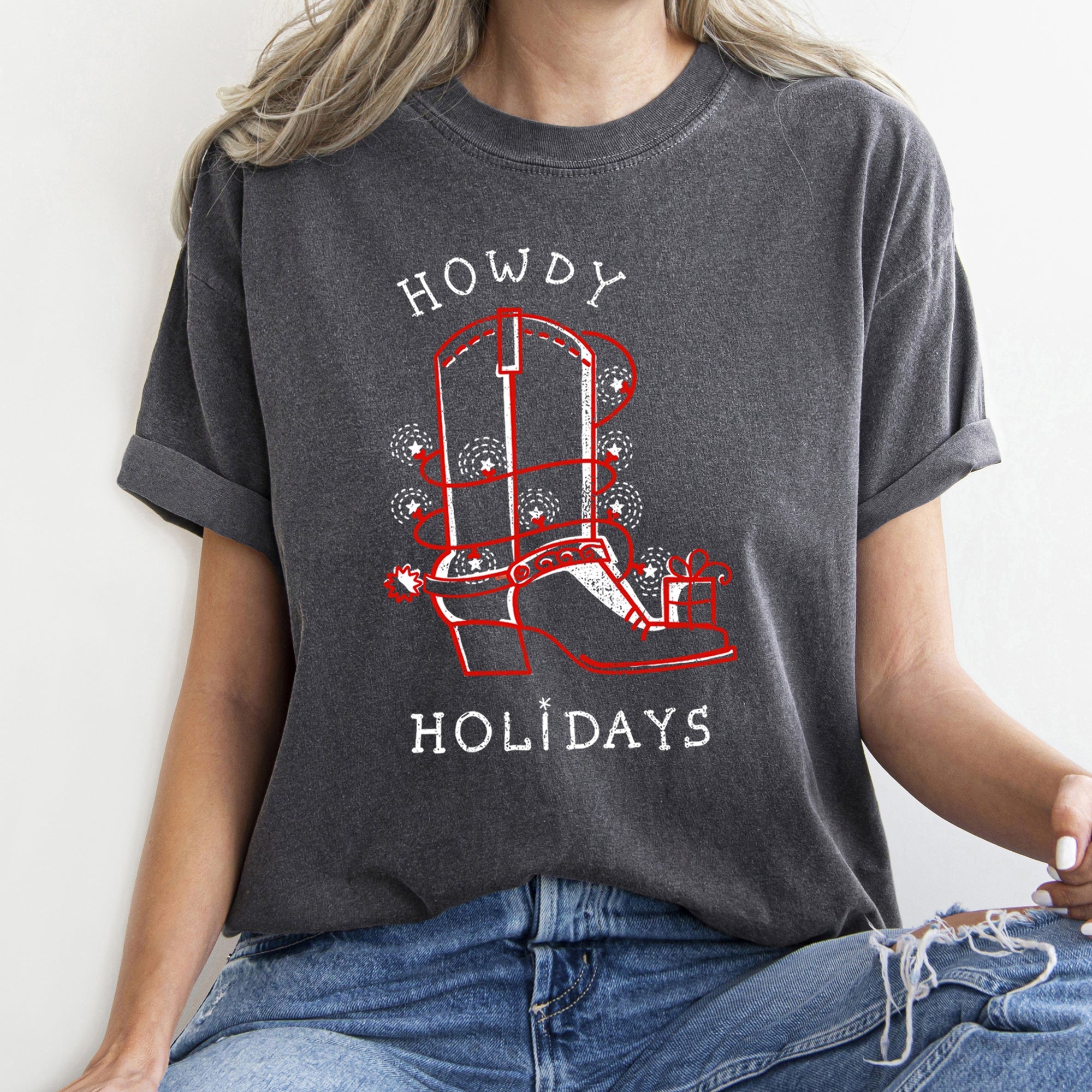 Howdy Holidays Christmas Cowboy Boot Retro Western Style Festive Vintage Comfort Colors Tee