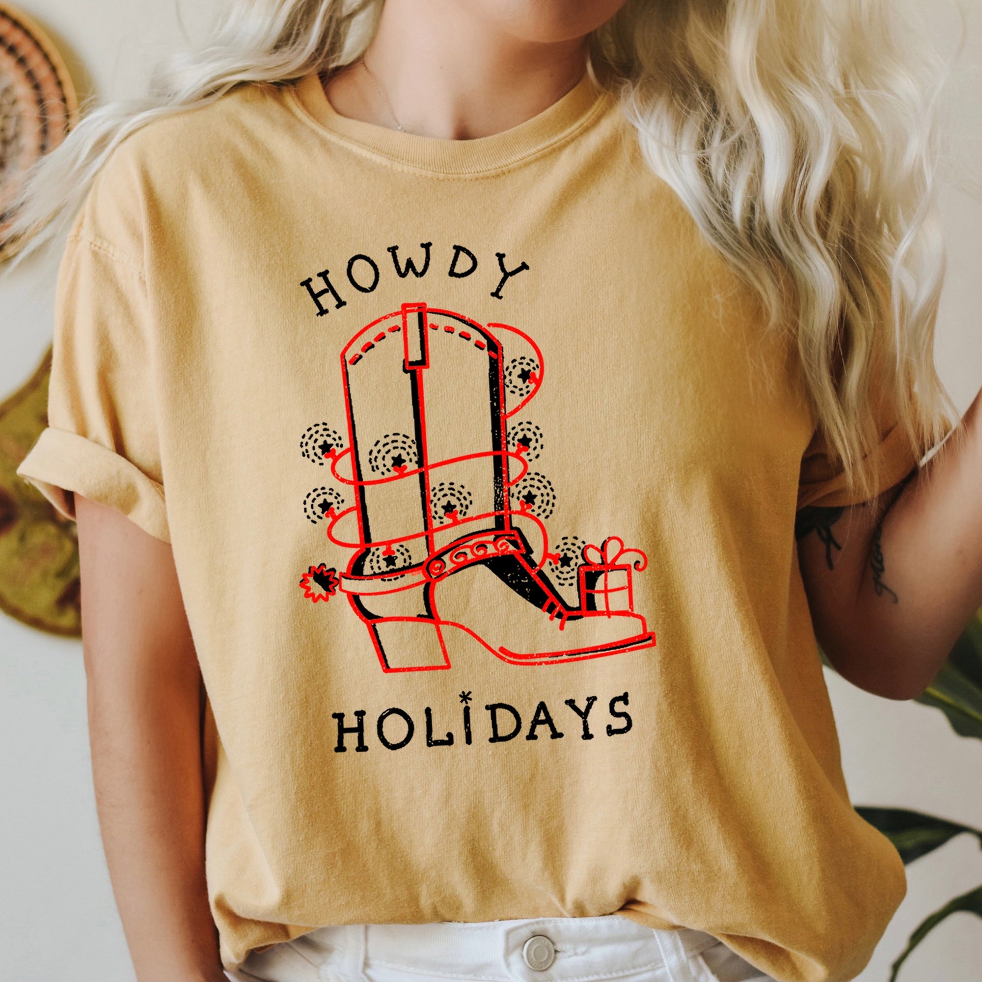 Howdy Holidays Christmas Cowboy Boot Retro Western Style Festive Vintage Comfort Colors Tee