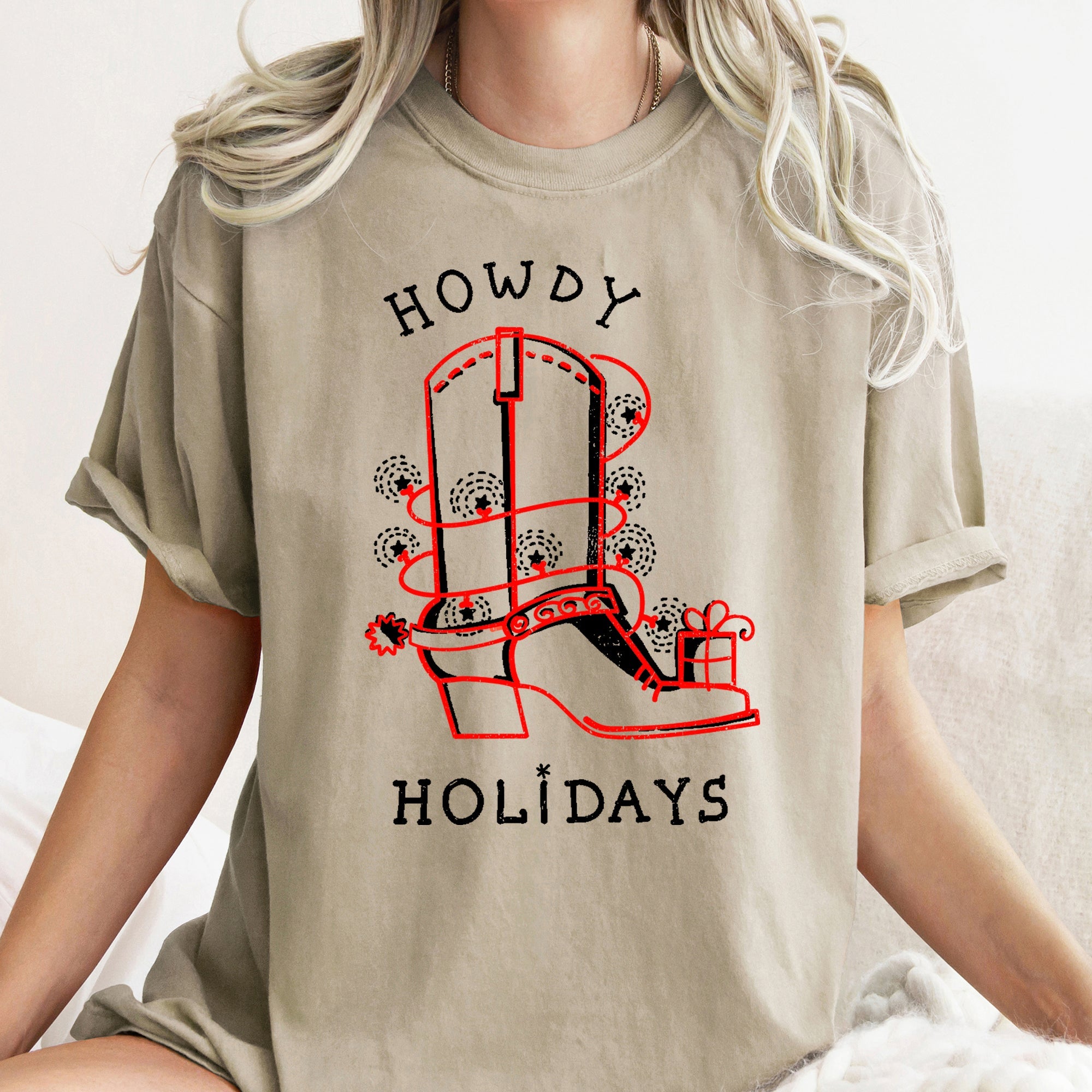 Howdy Holidays Christmas Cowboy Boot Retro Western Style Festive Vintage Comfort Colors Tee