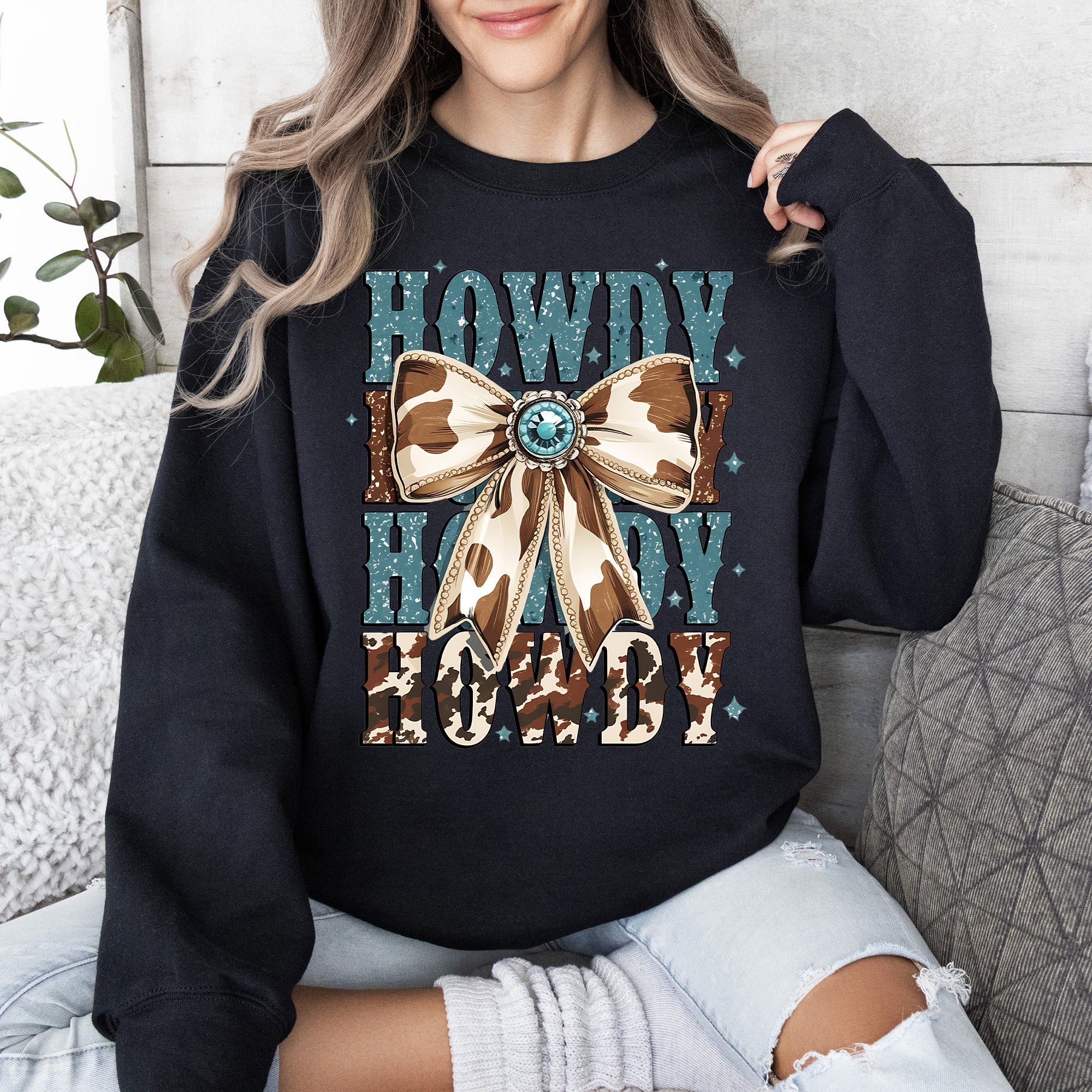 Howdy Western Cow Print Cowboy Cowgirl Country Rodeo Style Heritage Classic Western Wear Sweatshirt