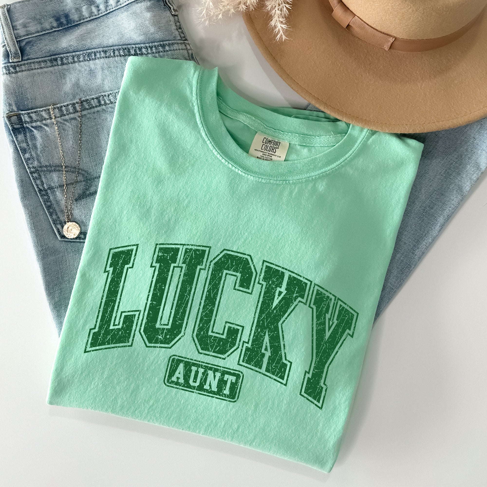 Lucky Aunt Retro Vintage St Patrick's Day Graphic Design Comfort Colors Tee