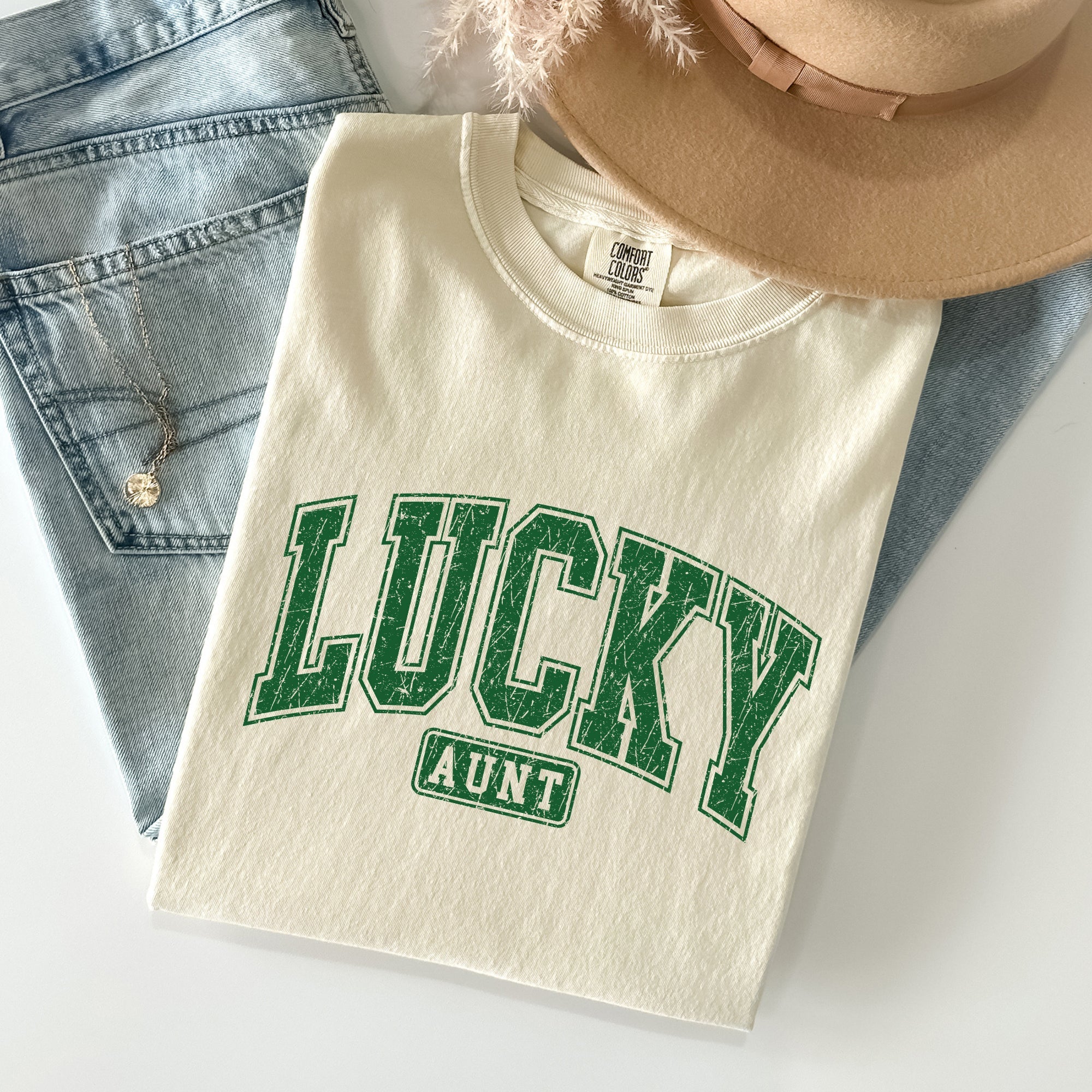 Lucky Aunt Retro Vintage St Patrick's Day Graphic Design Comfort Colors Tee
