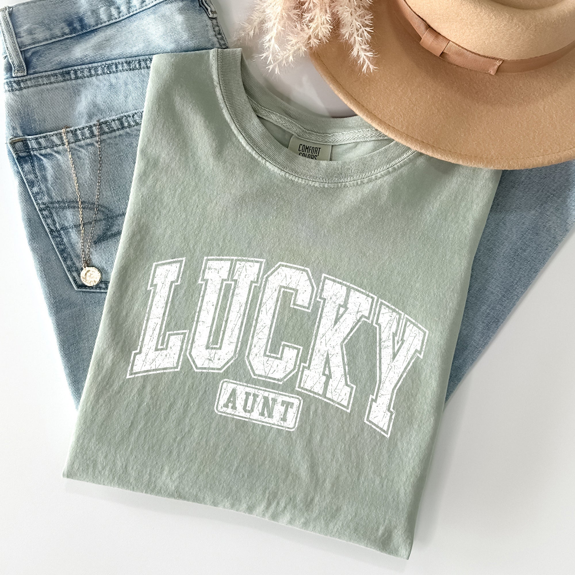 Lucky Aunt Retro Vintage St Patrick's Day Graphic Design Comfort Colors Tee