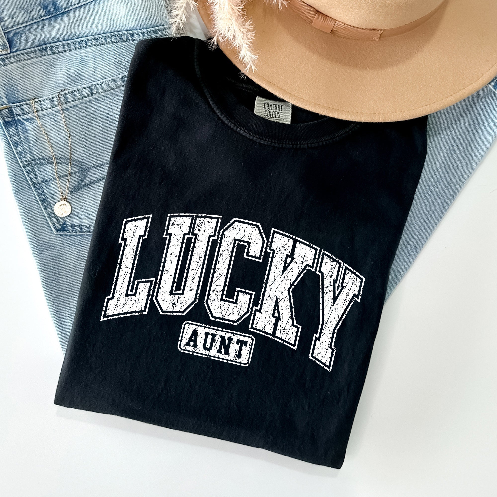 Lucky Aunt Retro Vintage St Patrick's Day Graphic Design Comfort Colors Tee