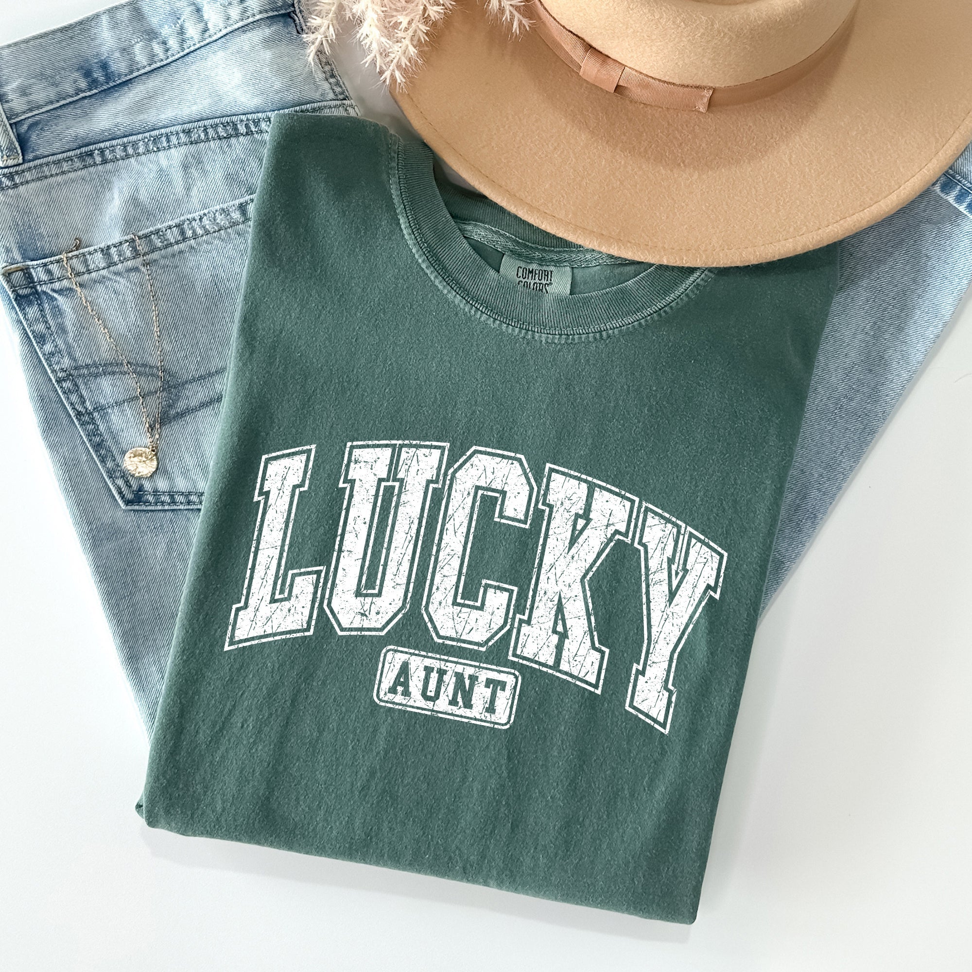 Lucky Aunt Retro Vintage St Patrick's Day Graphic Design Comfort Colors Tee
