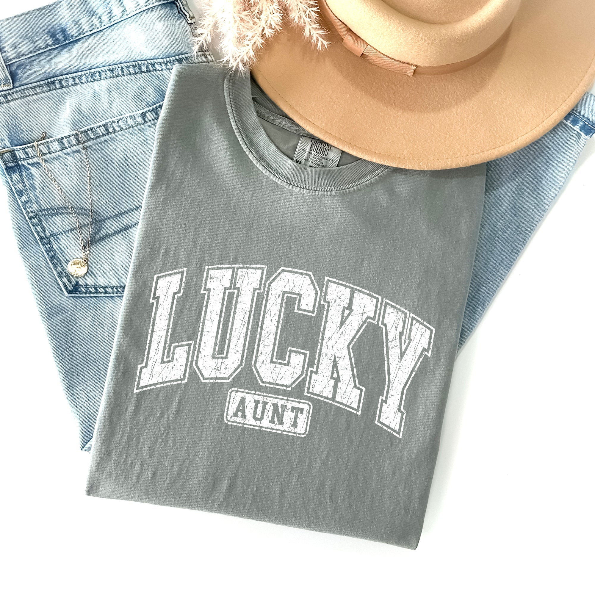 Lucky Aunt Retro Vintage St Patrick's Day Graphic Design Comfort Colors Tee