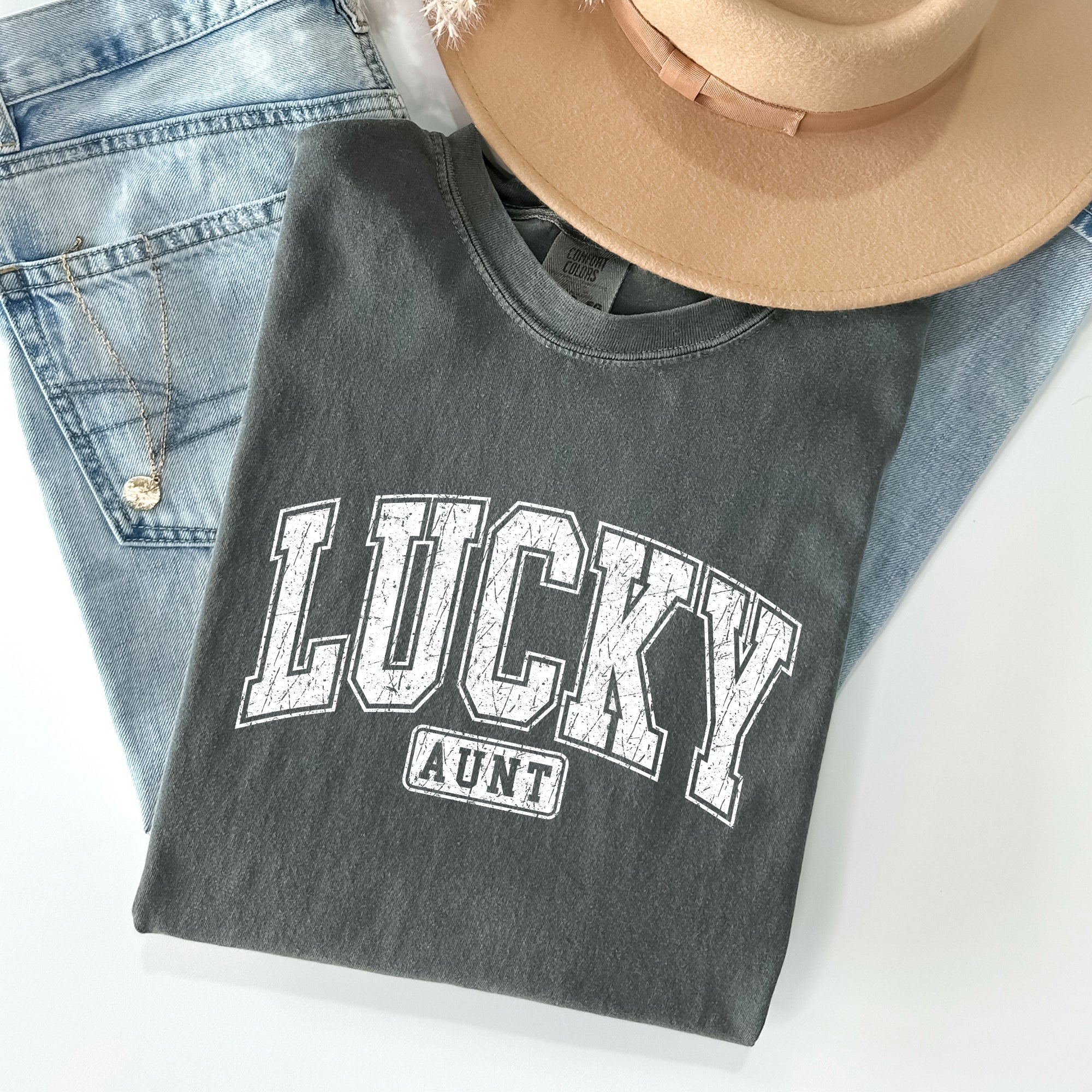 Lucky Aunt Retro Vintage St Patrick's Day Graphic Design Comfort Colors Tee