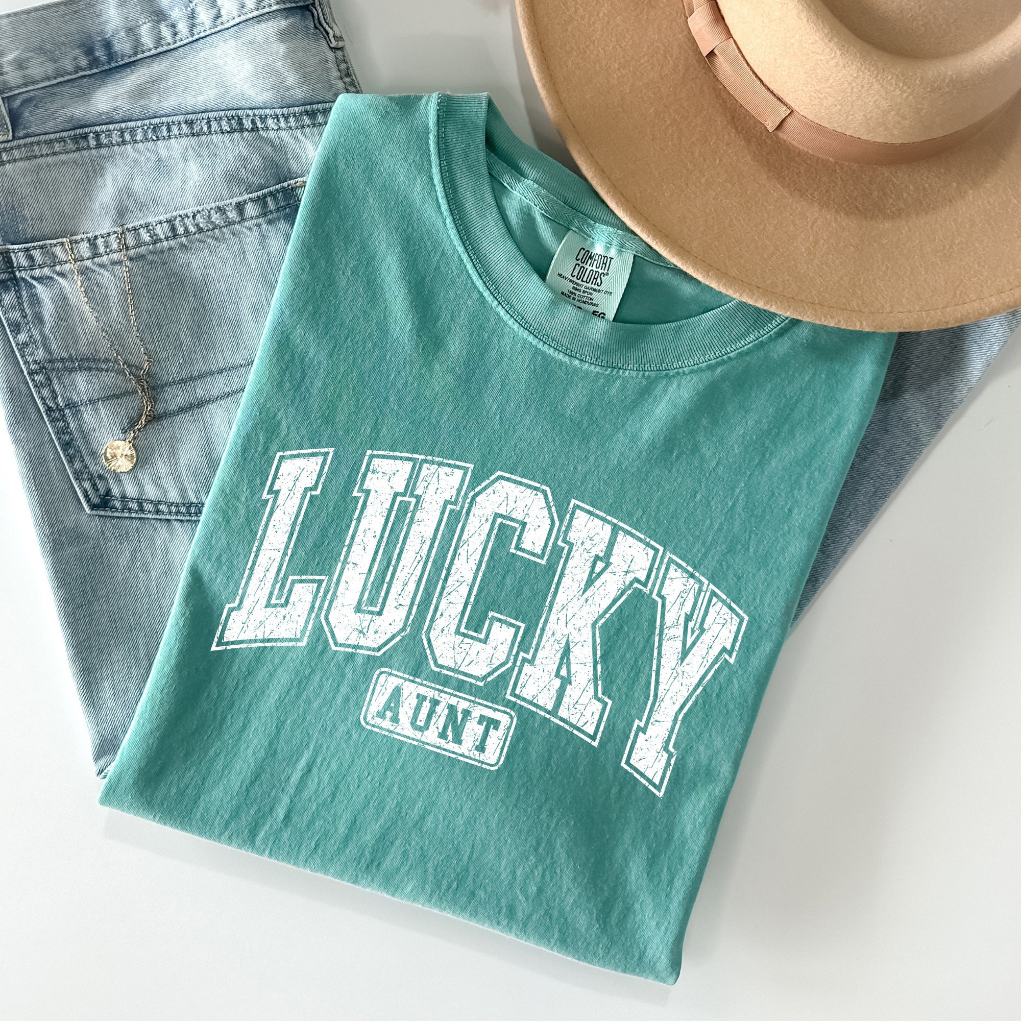 Lucky Aunt Retro Vintage St Patrick's Day Graphic Design Comfort Colors Tee
