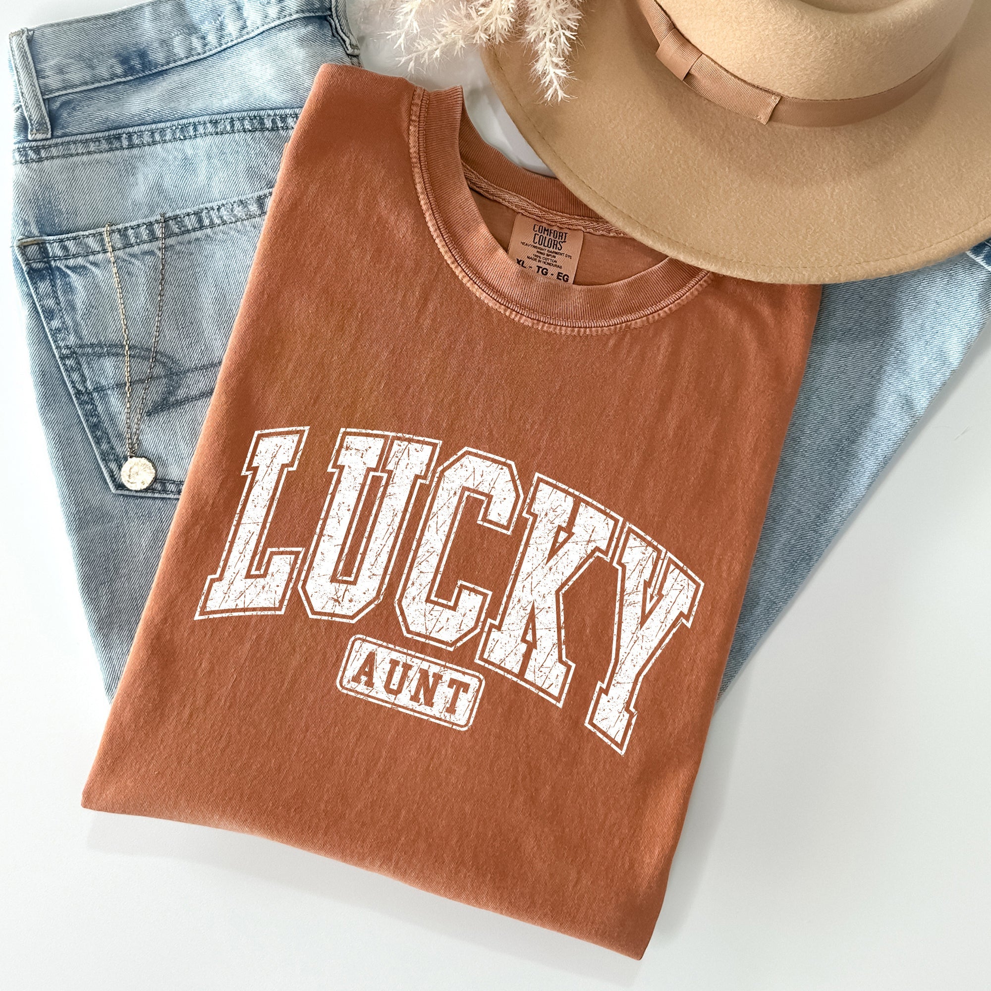 Lucky Aunt Retro Vintage St Patrick's Day Graphic Design Comfort Colors Tee