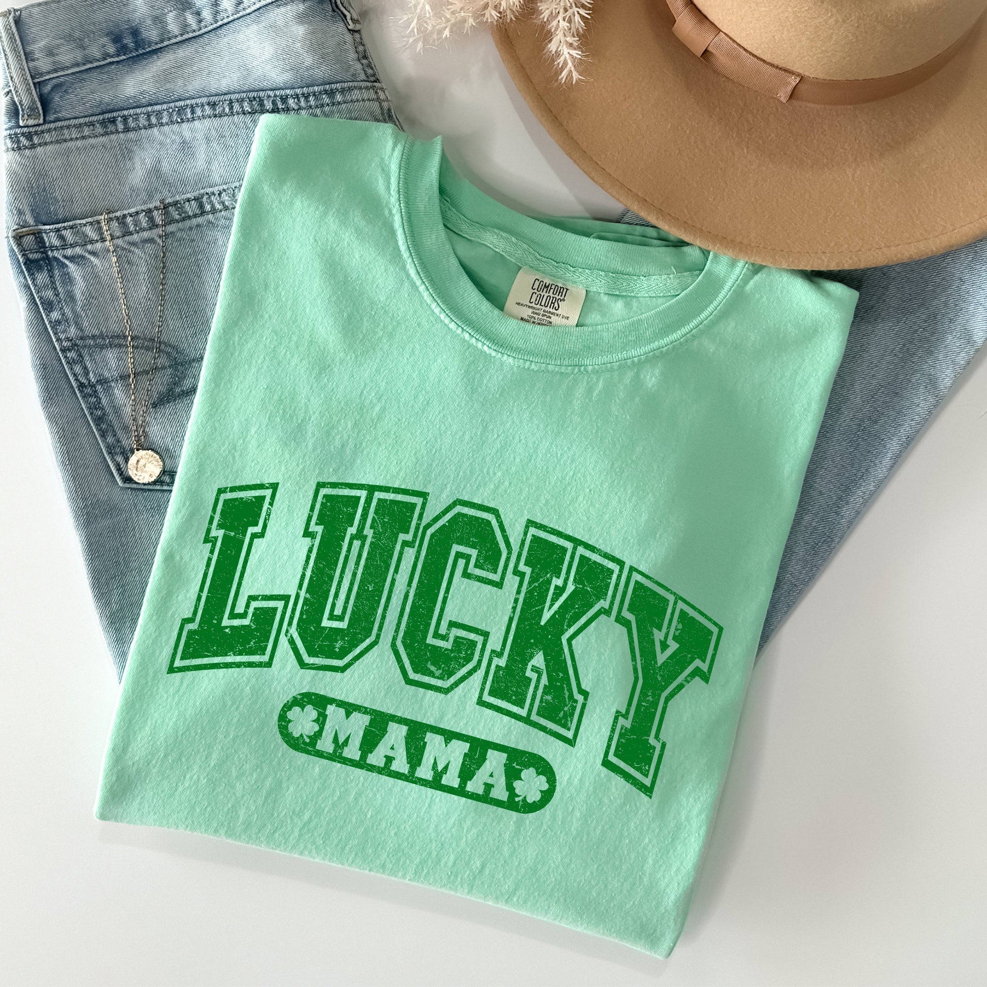 Lucky Mama Retro Vintage St Patrick's Day Irish Pride Celebration Comfort Colors Tee